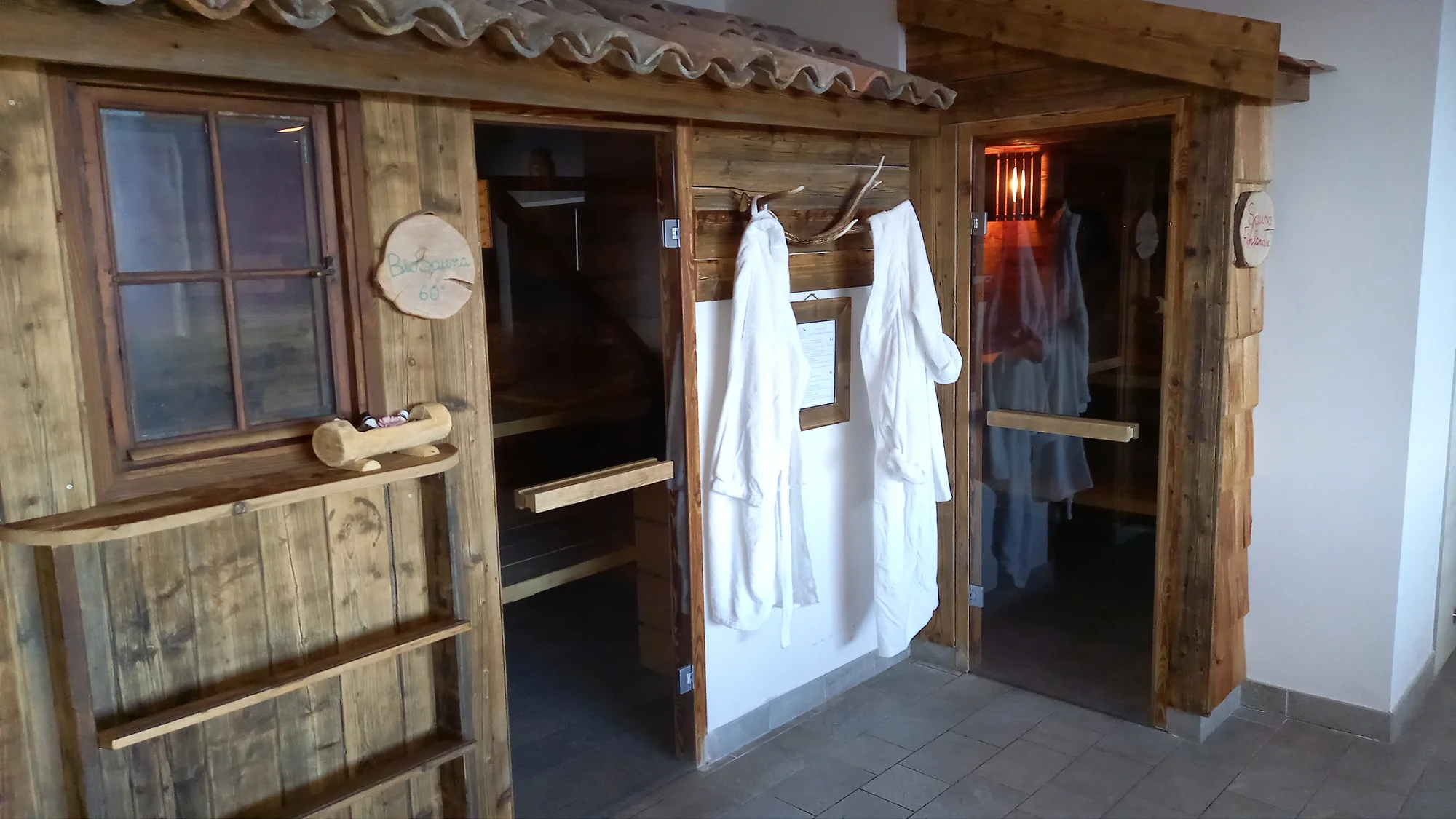 Trentinské Alpy: 3* hotel s polopenzí, neomezeným wellness a kartou výhod