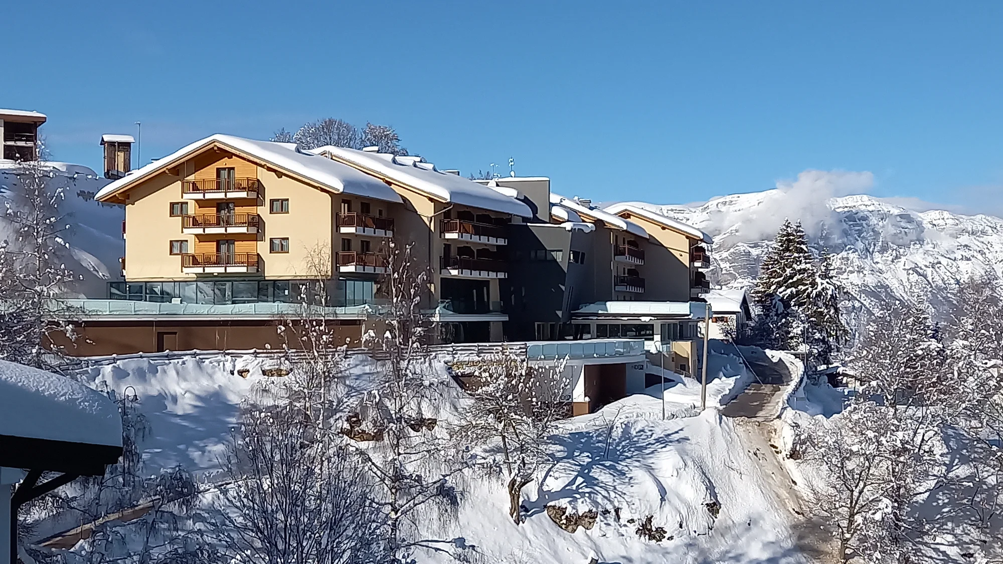 Trentinské Alpy: 3* hotel s polopenzí, neomezeným wellness a kartou výhod