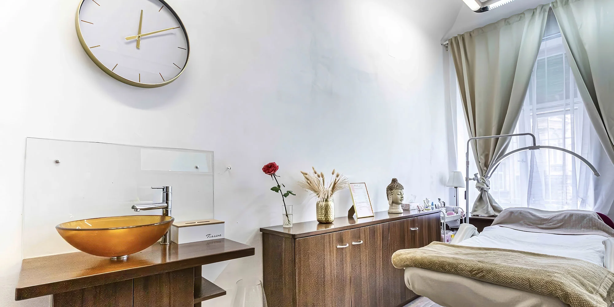 Prodloužení řas v elegantním salonu: metoda řasa na řasu či objemová 3D až 10D