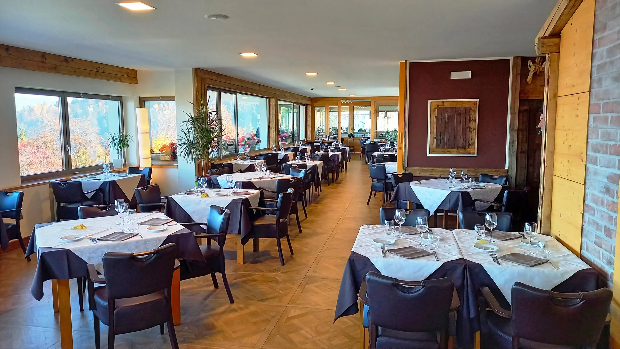 Trentinské Alpy: 3* hotel s polopenzí, neomezeným wellness a kartou výhod
