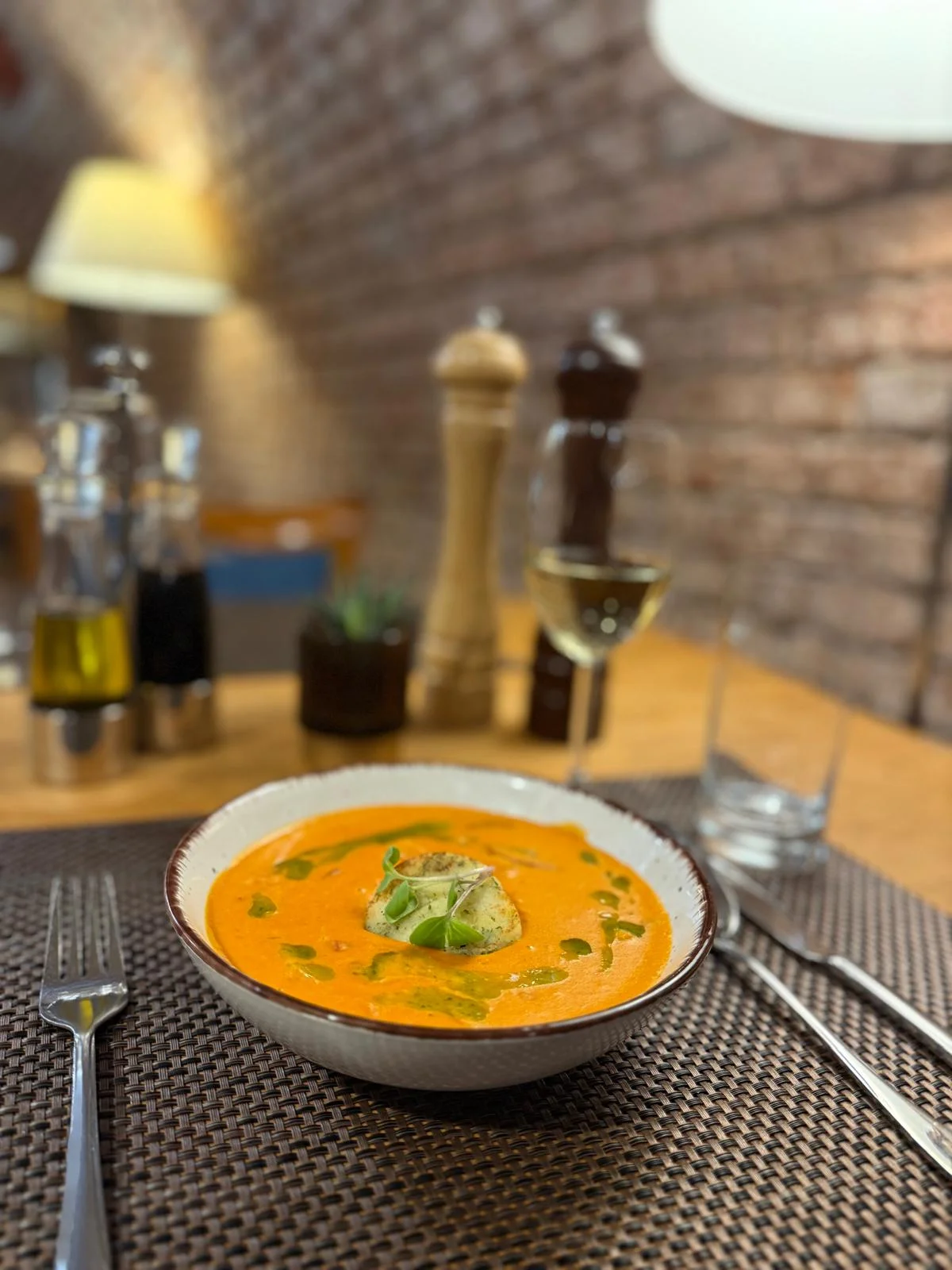 Čtyřchodové menu s vínem v restauraci La Cave pro 1 či 2 osoby