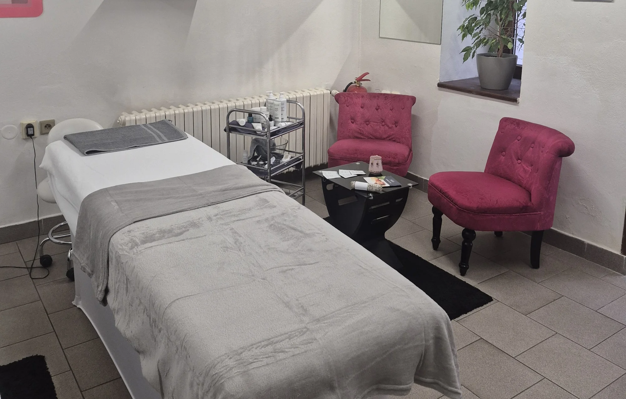 Kosmetické ošetření dle výběru: peeling, ultrazvukové čištění, masáž i maska