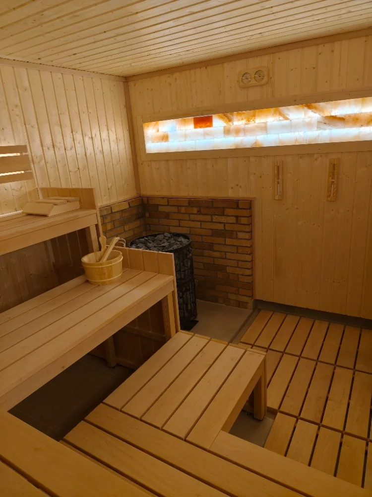 Relax ve finském stylu: neomezený vstup do sauny pro 2 i 4 osoby, pizza a nápoje