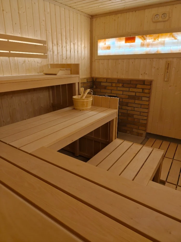 Relax ve finském stylu: neomezený vstup do sauny pro 2 i 4 osoby, pizza a nápoje