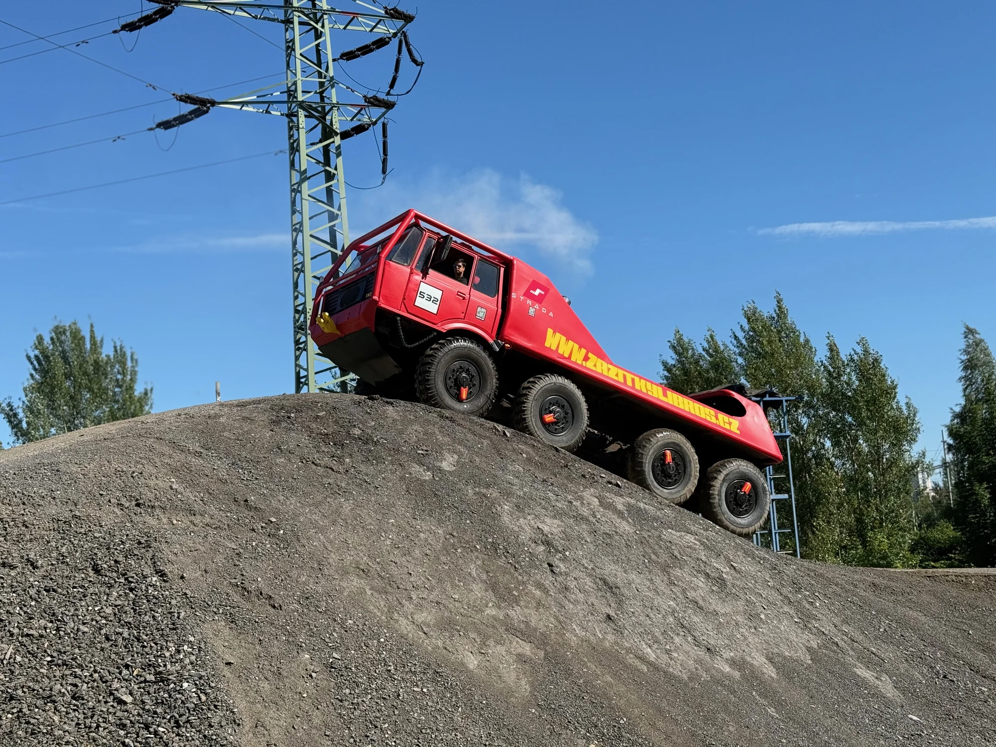 15–60 minut drtivé jízdy v kabině giganta Tatra 813 8x8 Truck Trial