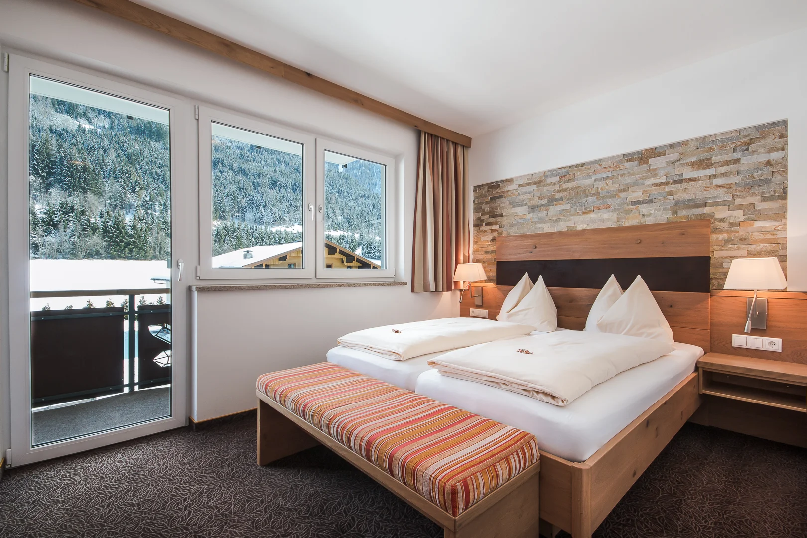 Na lyže do Flachau: dovolená s polopenzí a wellness, hotel blízko sjezdovky, first minute sleva
