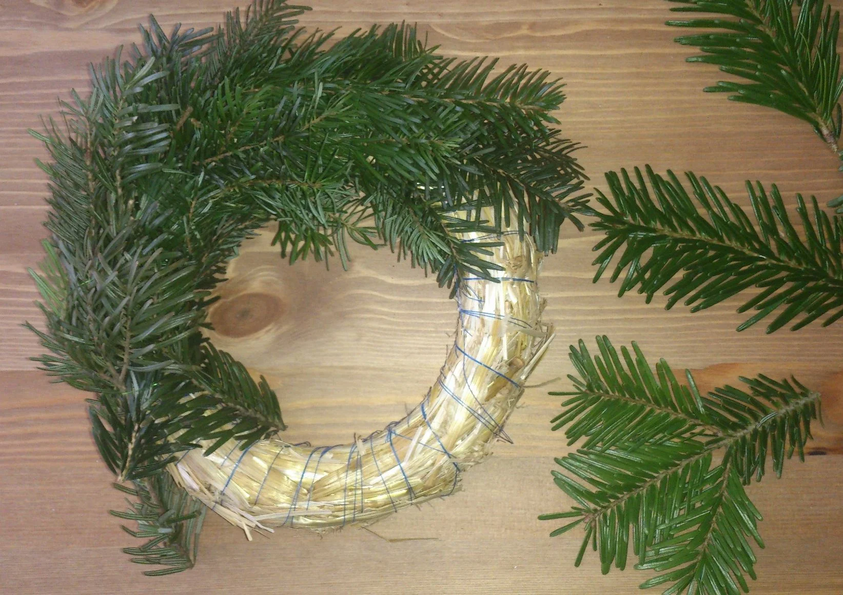 Připravte si vánoční výzdobu: workshop výroby adventních svícnů a věnců pro 1 až 2 osoby