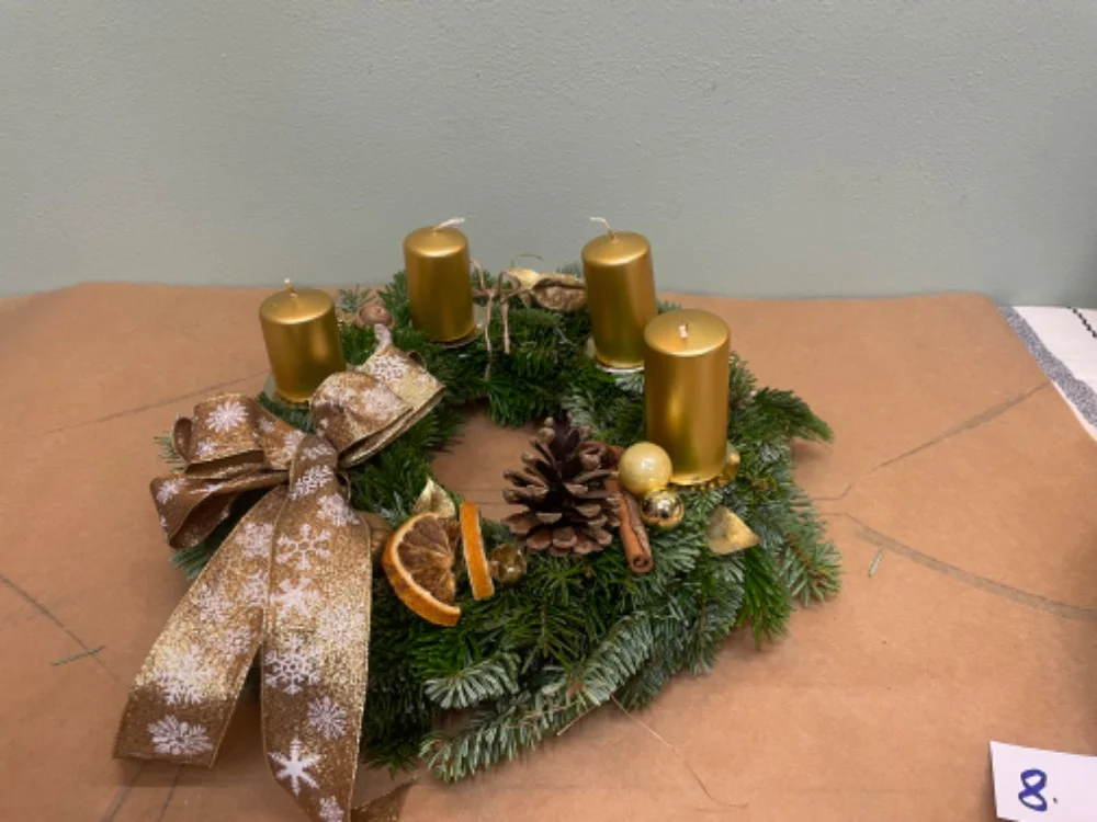 Připravte si vánoční výzdobu: workshop výroby adventních svícnů a věnců pro 1 až 2 osoby
