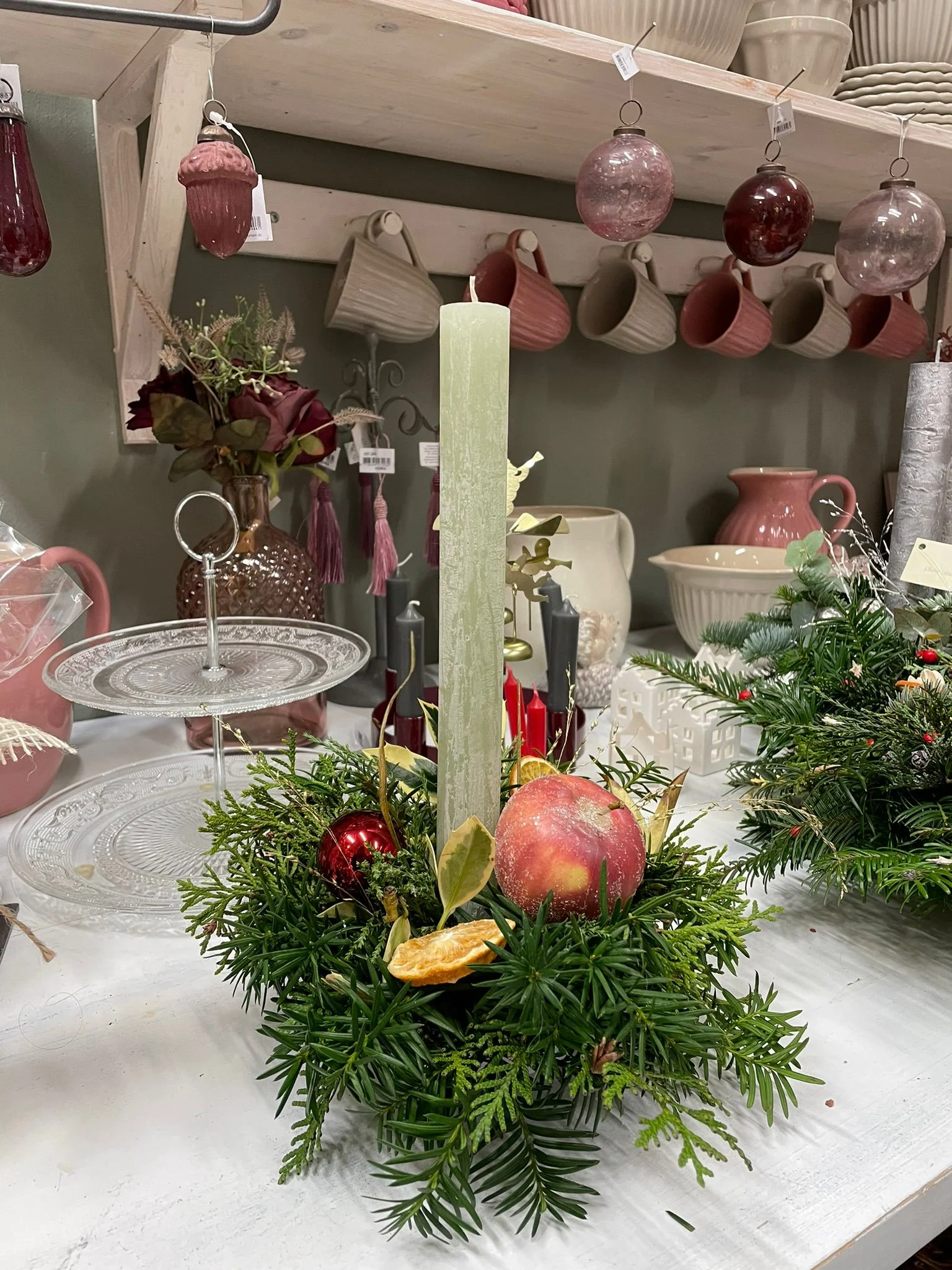 Připravte si vánoční výzdobu: workshop výroby adventních svícnů a věnců pro 1 až 2 osoby