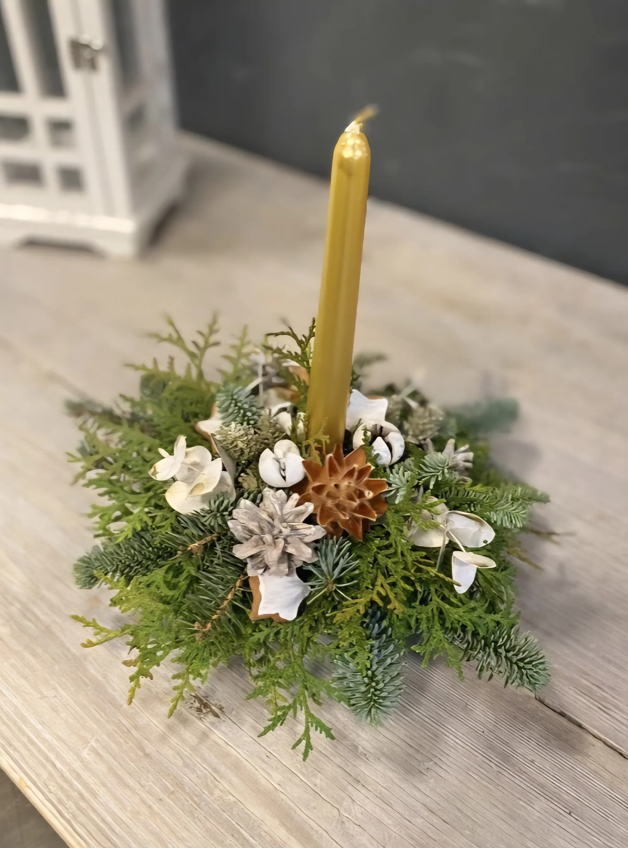 Připravte si vánoční výzdobu: workshop výroby adventních svícnů a věnců pro 1 až 2 osoby