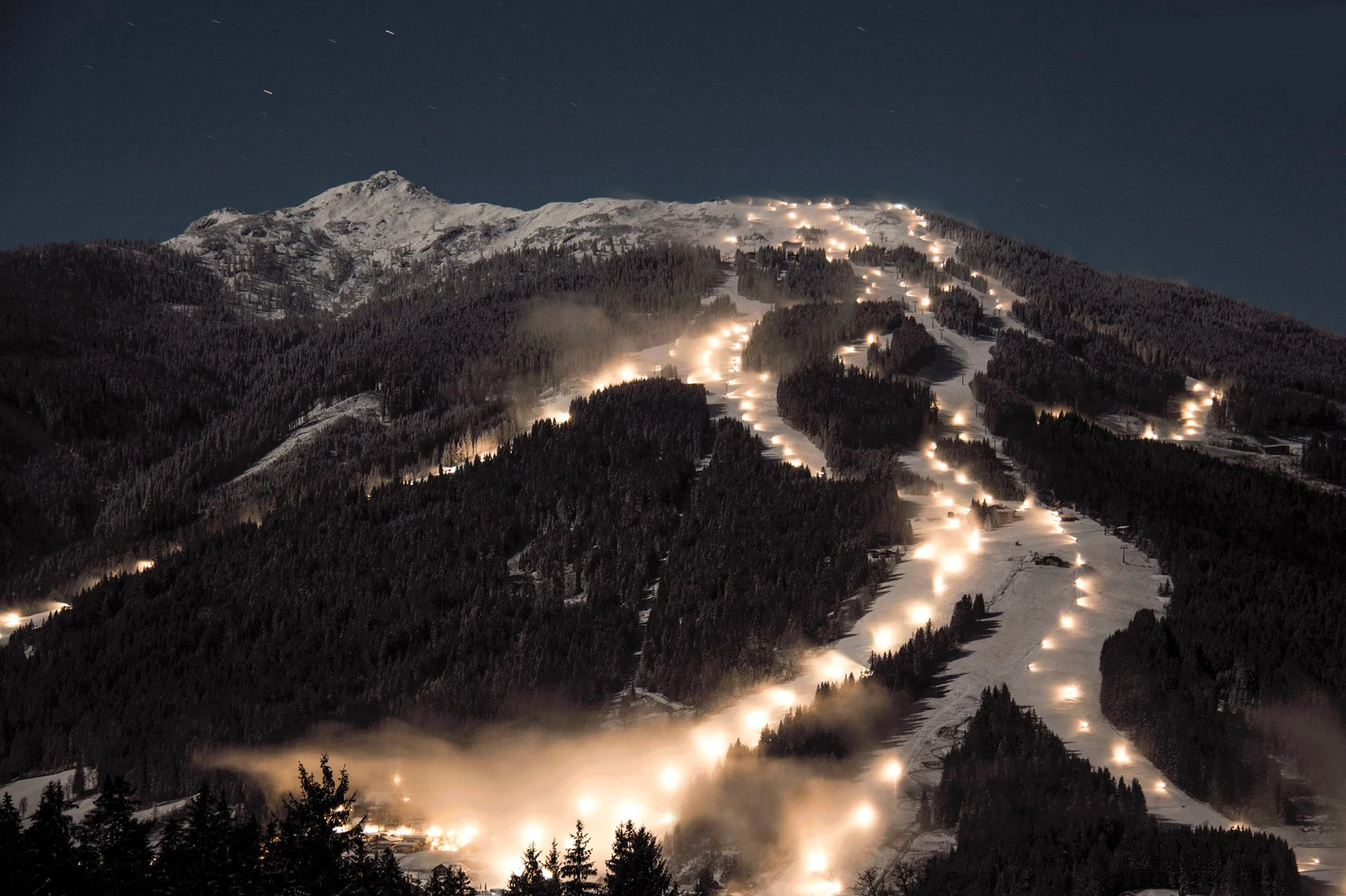Na lyže do Flachau: dovolená s polopenzí a wellness, hotel blízko sjezdovky, first minute sleva