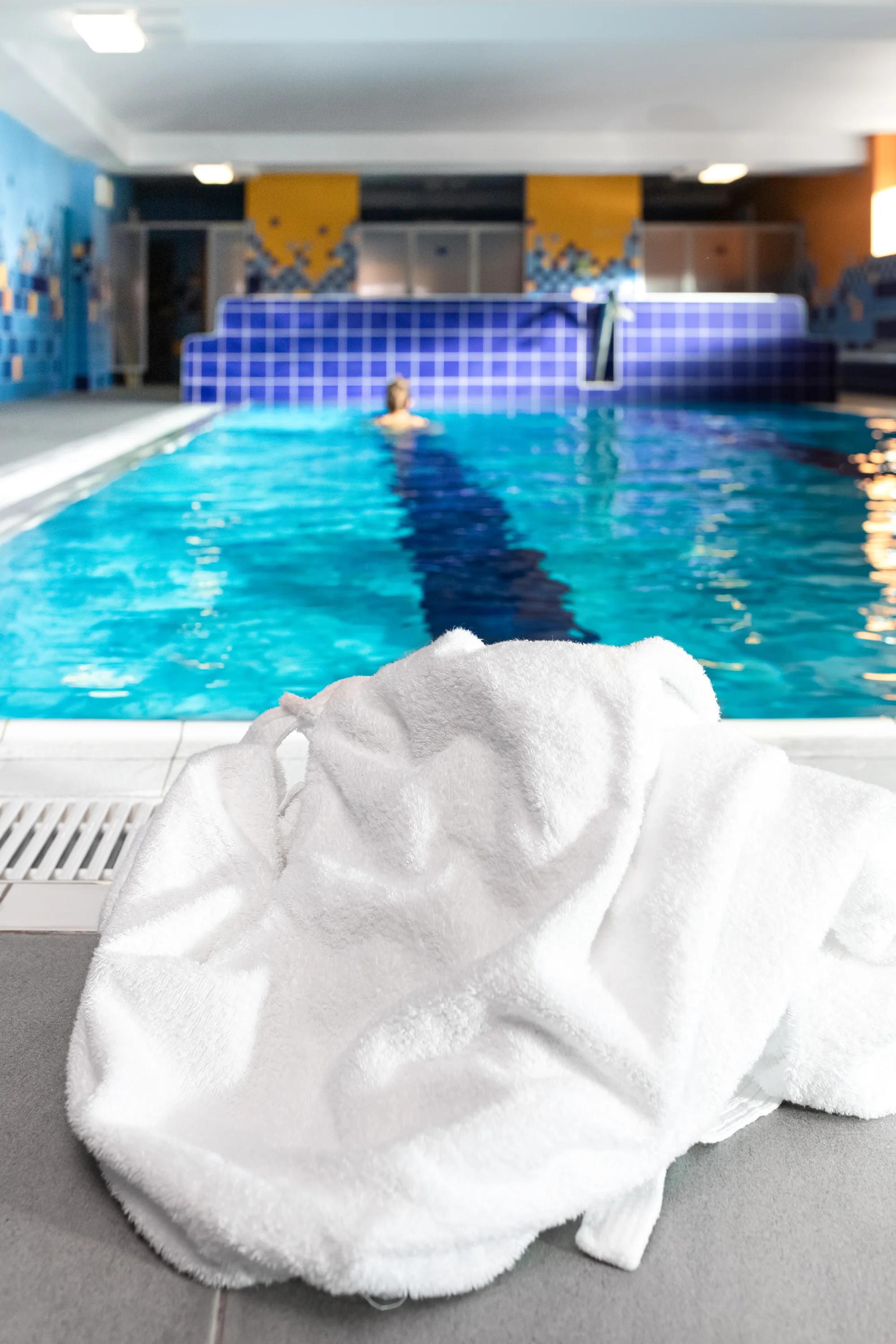 Relax v Rožnově: zrekonstruované pokoje, jídlo, vnitřní a venkovní bazén, sauna, masáže i procedury