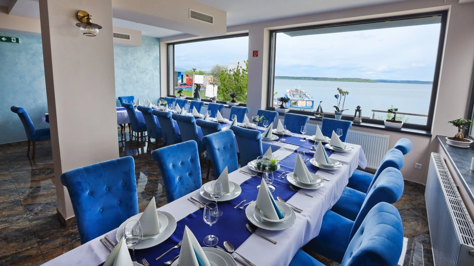 Moderní hotel přímo na břehu Oravské přehrady s polopenzí i slevou na plavbu lodí