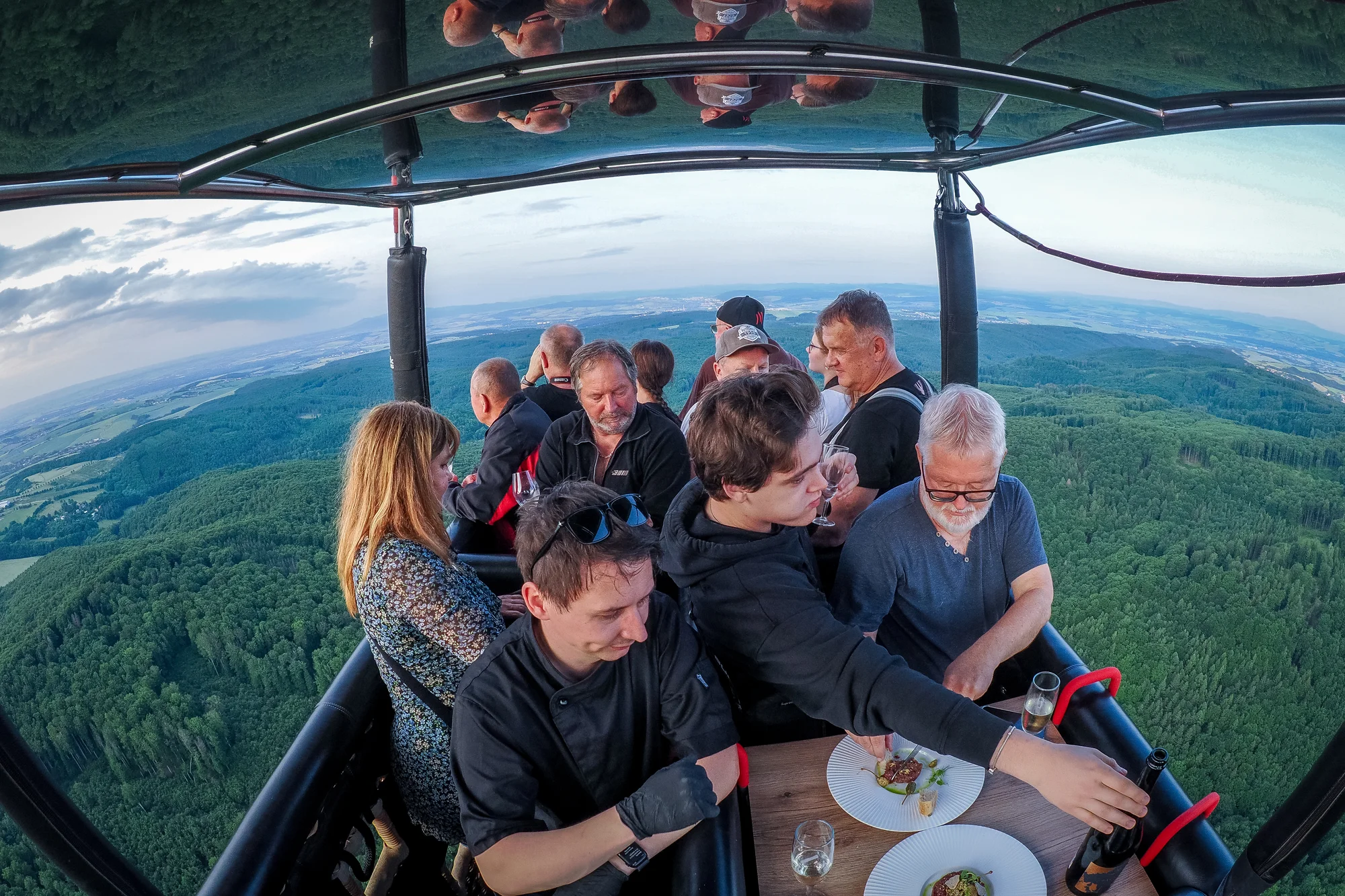 Za krásami Moravy, Vysočiny i Slovenska: veřejné i privátní lety balónem vč. gastronomického zážitku
