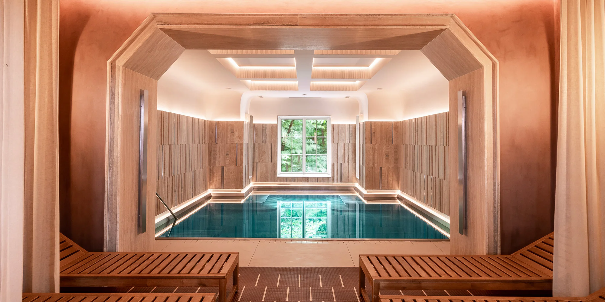 Pobyt na 5* zámku v Krakově uprostřed Wolského lesa: snídaně či polopenze a bazén