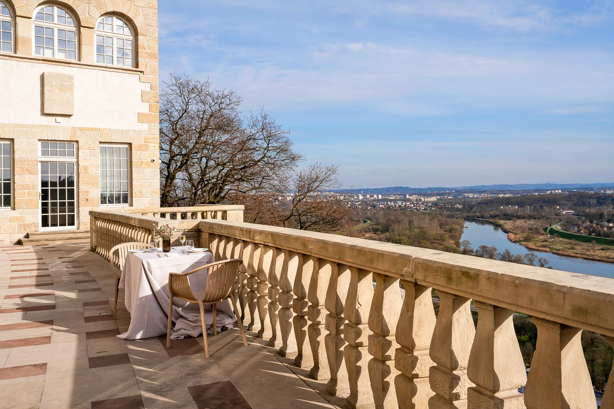 Pobyt na 5* zámku v Krakově uprostřed Wolského lesa: snídaně či polopenze a bazén