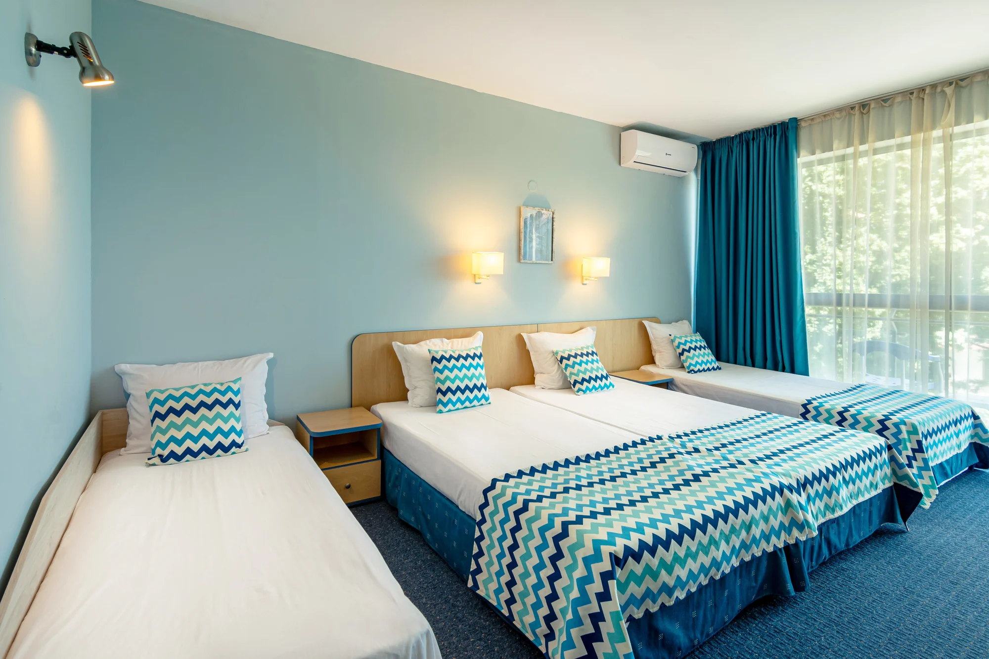 All inclusive dovolená v Bulharsku: apartmány pro páry i rodiny, bazén, animace i děti zdarma