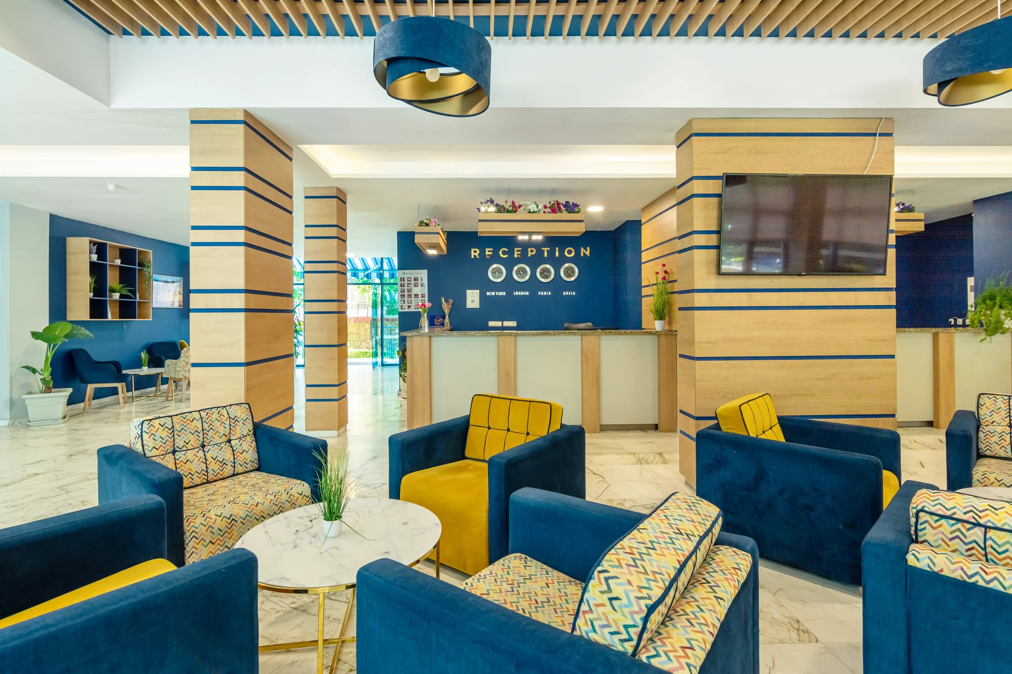 All inclusive dovolená v Bulharsku: apartmány pro páry i rodiny, bazén, animace i děti zdarma