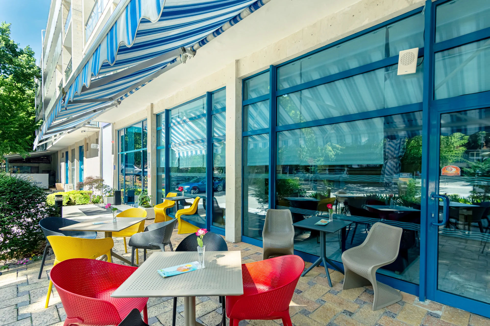 All inclusive dovolená v Bulharsku: apartmány pro páry i rodiny, bazén, animace i děti zdarma