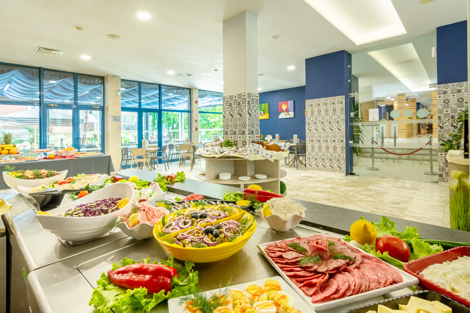 All inclusive dovolená v Bulharsku: apartmány pro páry i rodiny, bazén, animace i děti zdarma