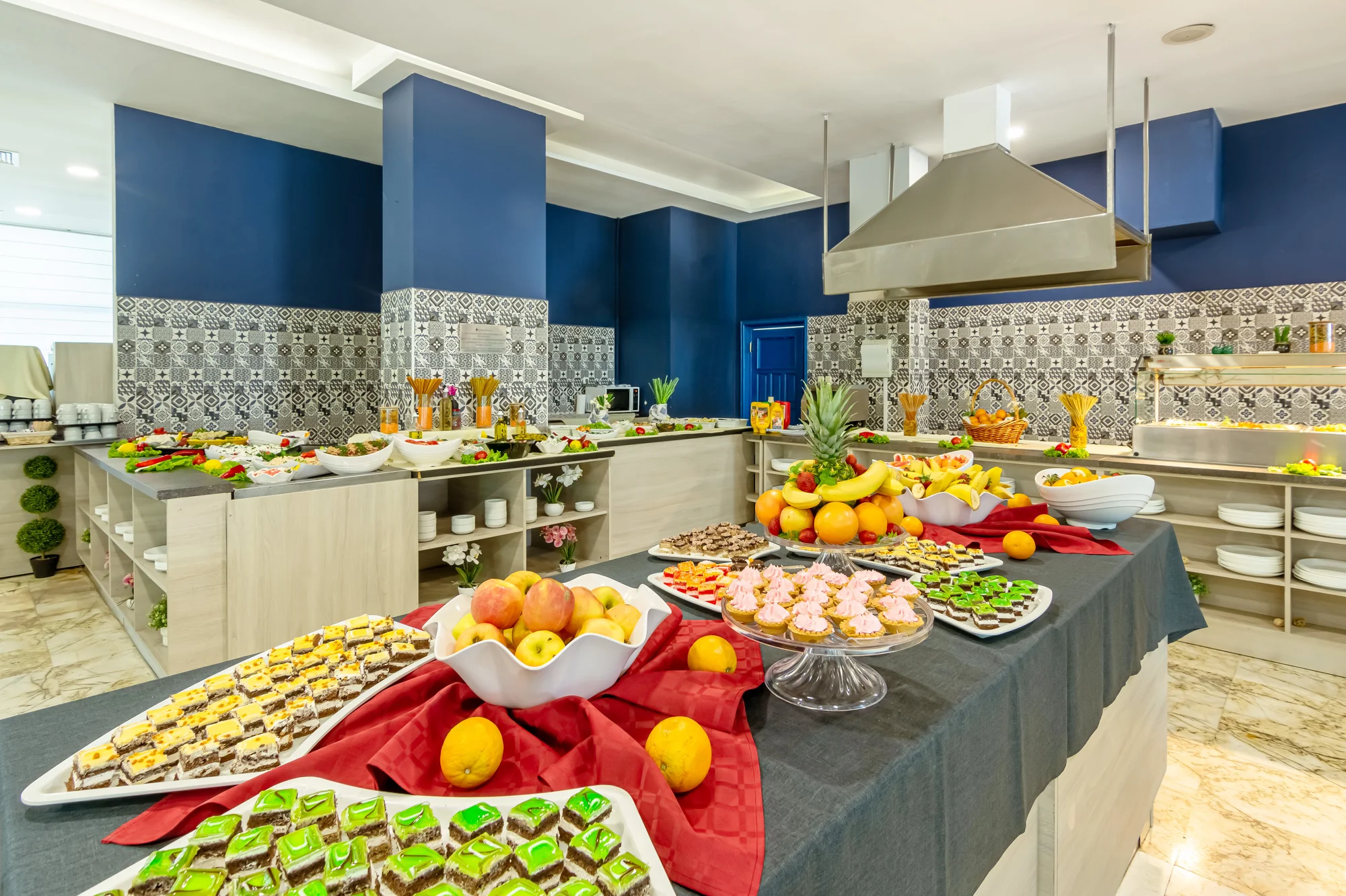 All inclusive dovolená v Bulharsku: apartmány pro páry i rodiny, bazén, animace i děti zdarma