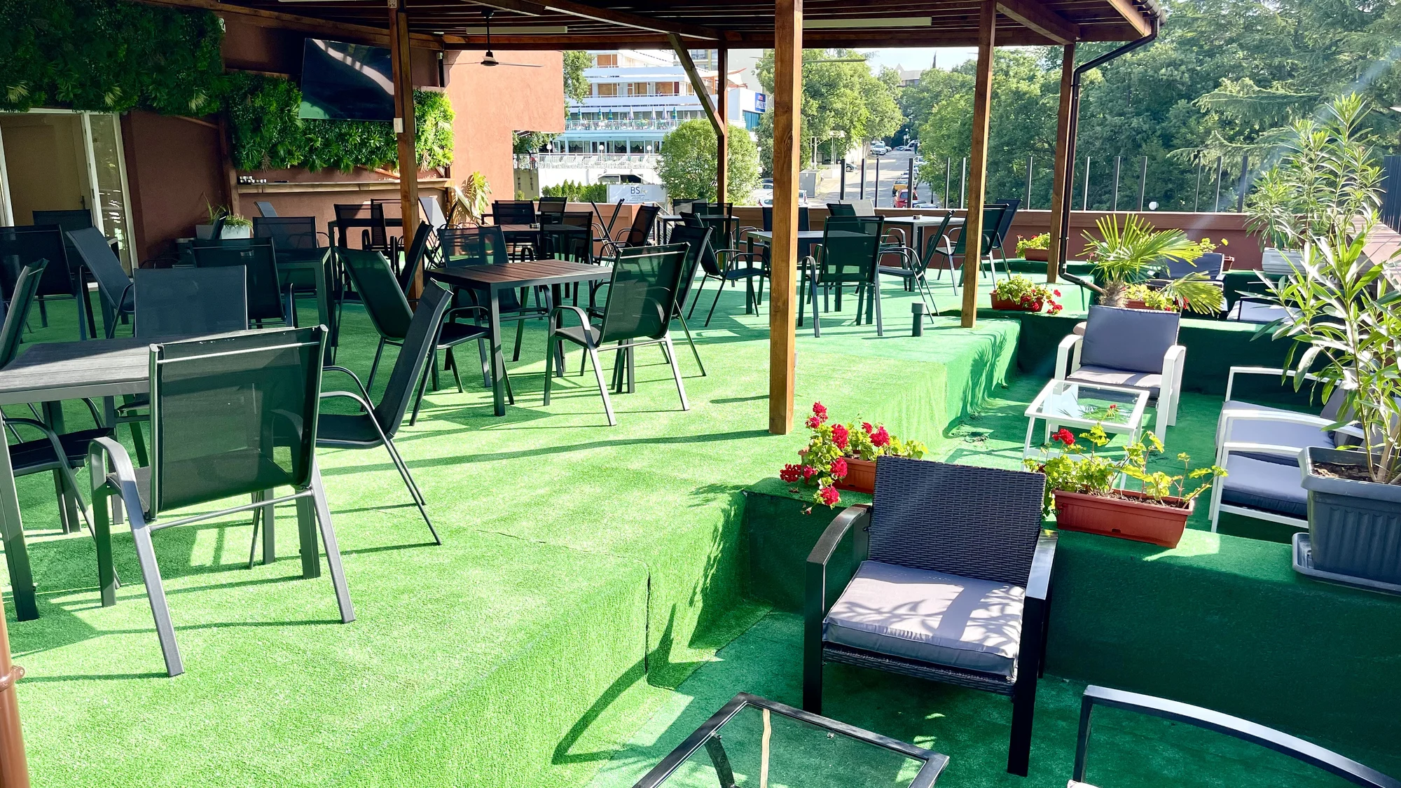 Rodinná dovolená v Bulharsku: hotel 500 m od moře, animační program, nový aquapark, 2 děti zdarma