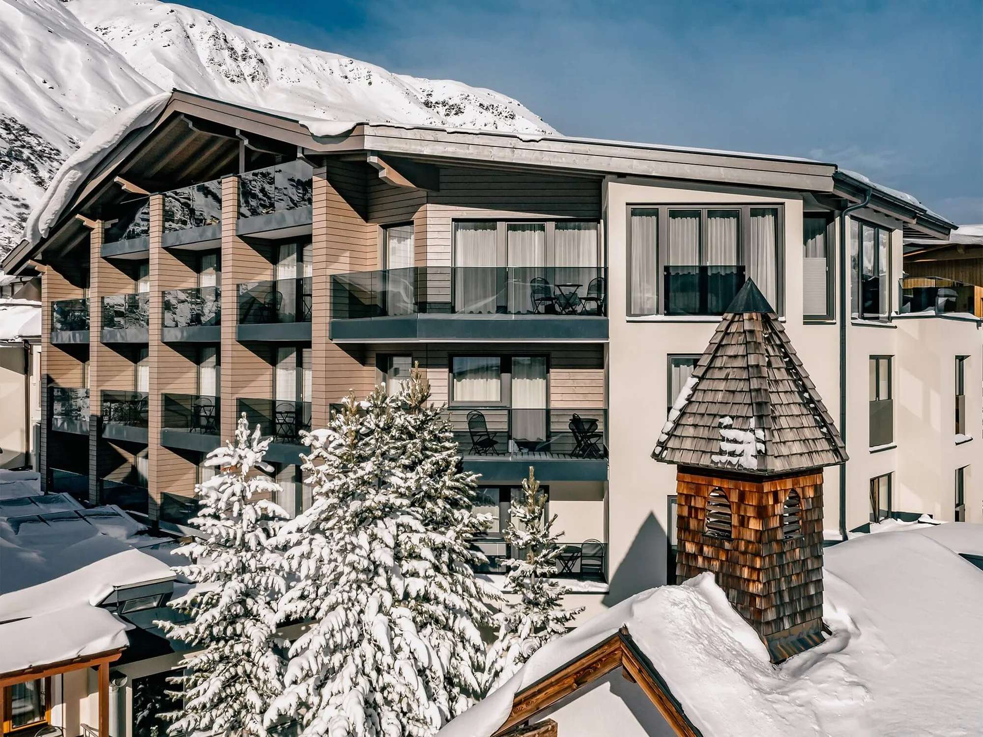 4* Superior hotel v Tyrolsku u sjezdovky: strava z restaurace s 1 michelinskou hvězdou i wellness