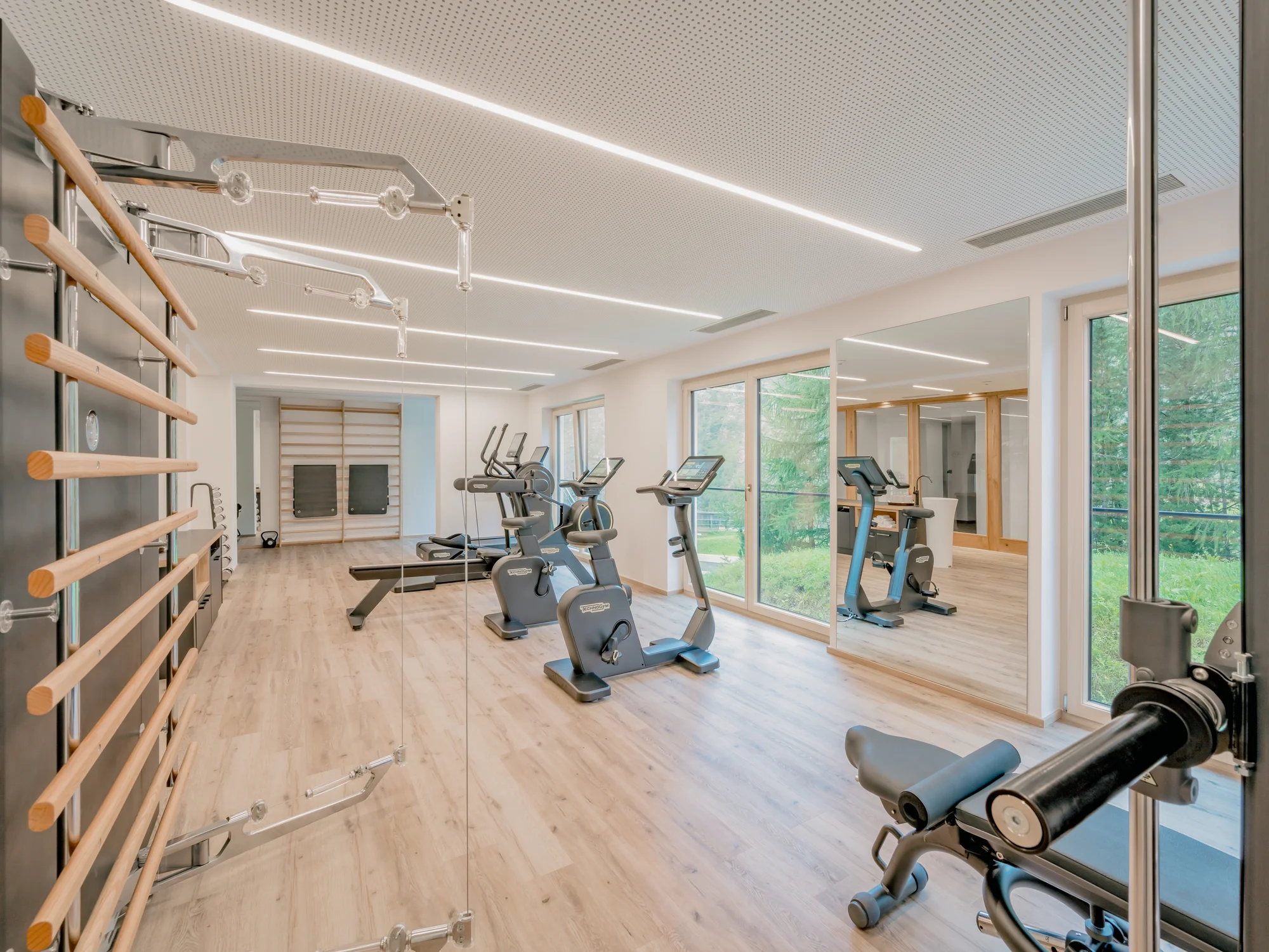 4* Superior hotel v Tyrolsku u sjezdovky: strava z restaurace s 1 michelinskou hvězdou i wellness