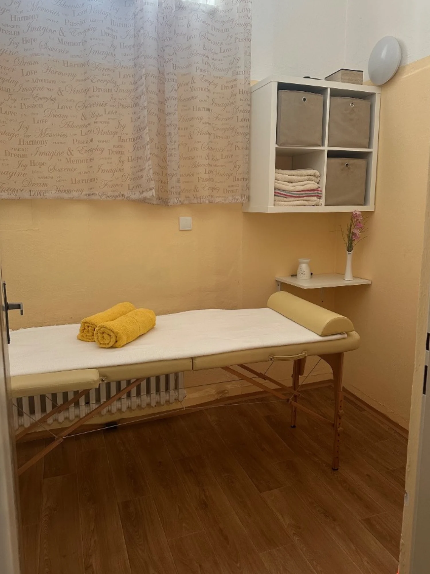 Masáže v centru Opavy: relaxační, bylinná, lávové kameny i permanentka