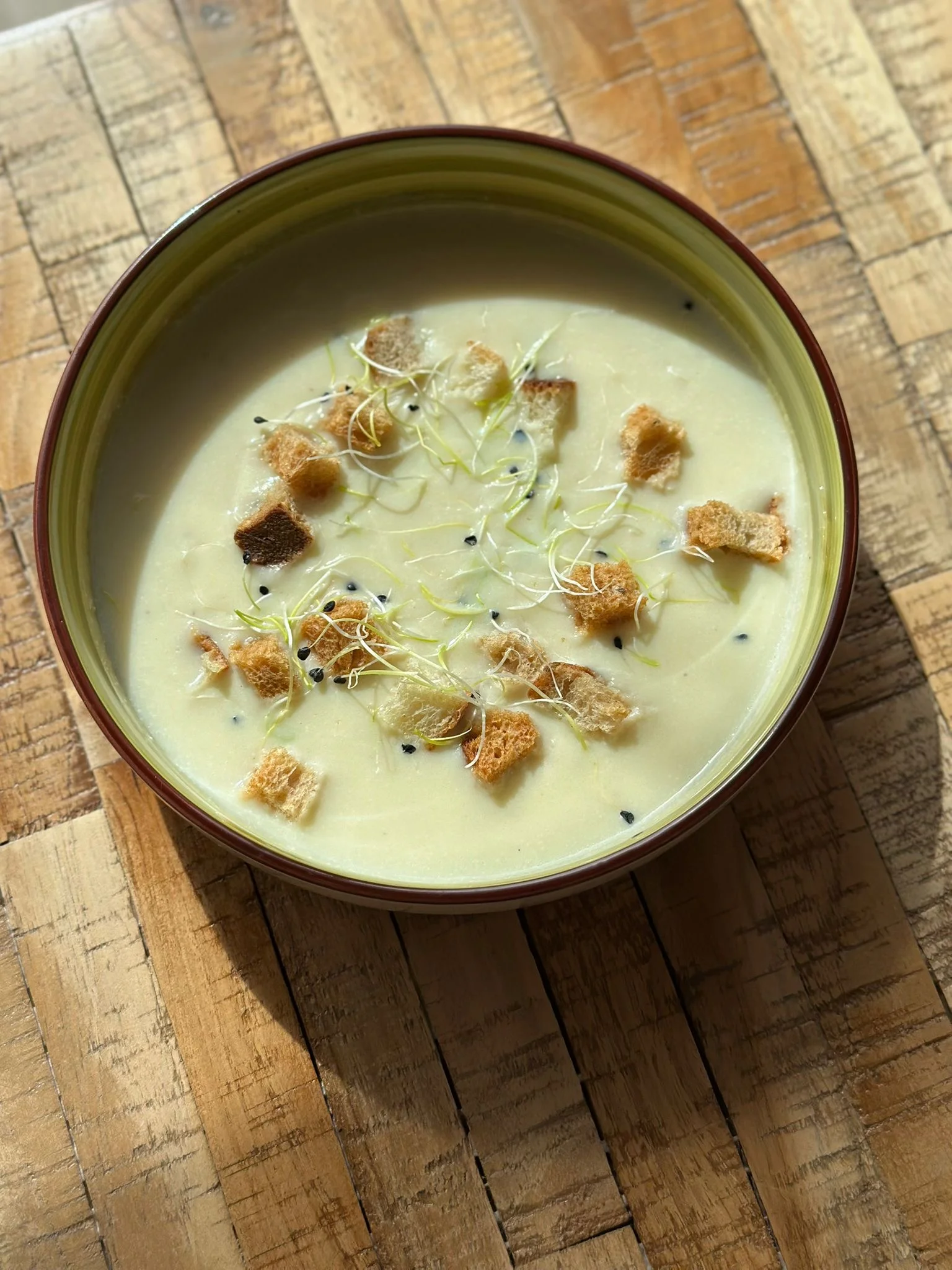 Obědové menu nasladko i naslano: polévka, hlavní chod a limonáda pro 1 a 2 osoby