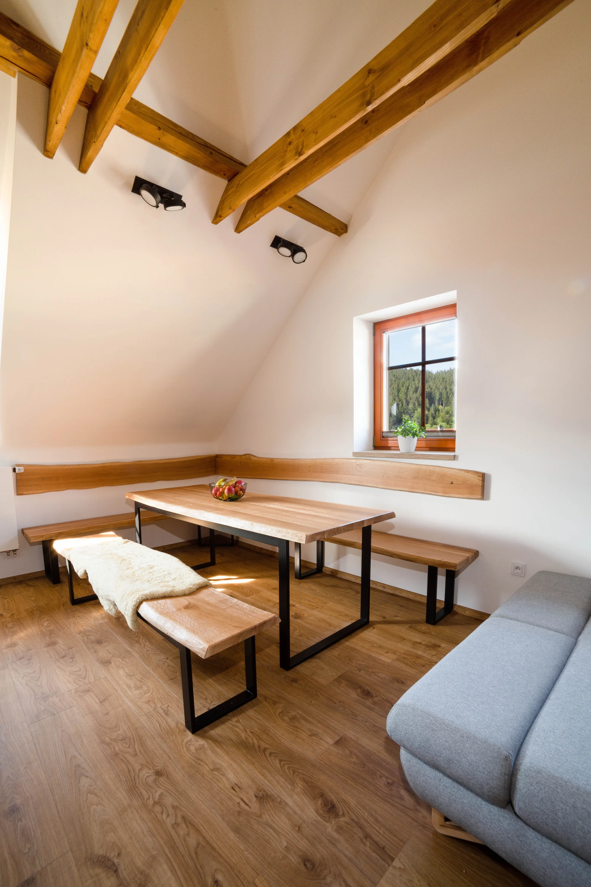 Malebné Valašsko: moderní apartmány ve Velkých Karlovicích až pro 12 osob