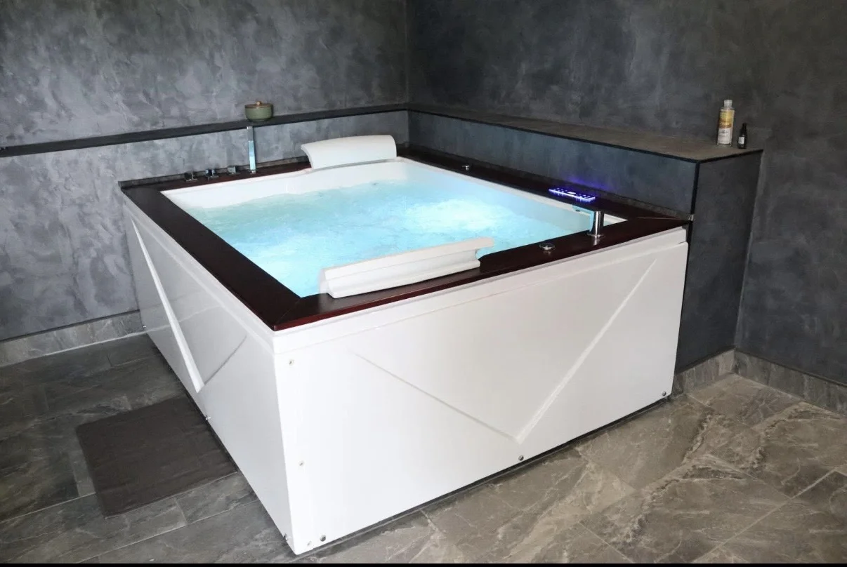 Privátní wellness Honezovice: sauna a hydromasážní vana pro dva na 1 až 6 hodin