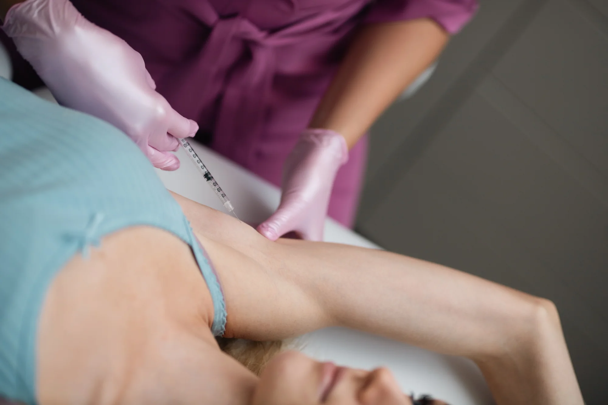 Pro mladistvou pleť a krásné vlasy: polynukleotidy, mezoterapie či botulotoxin