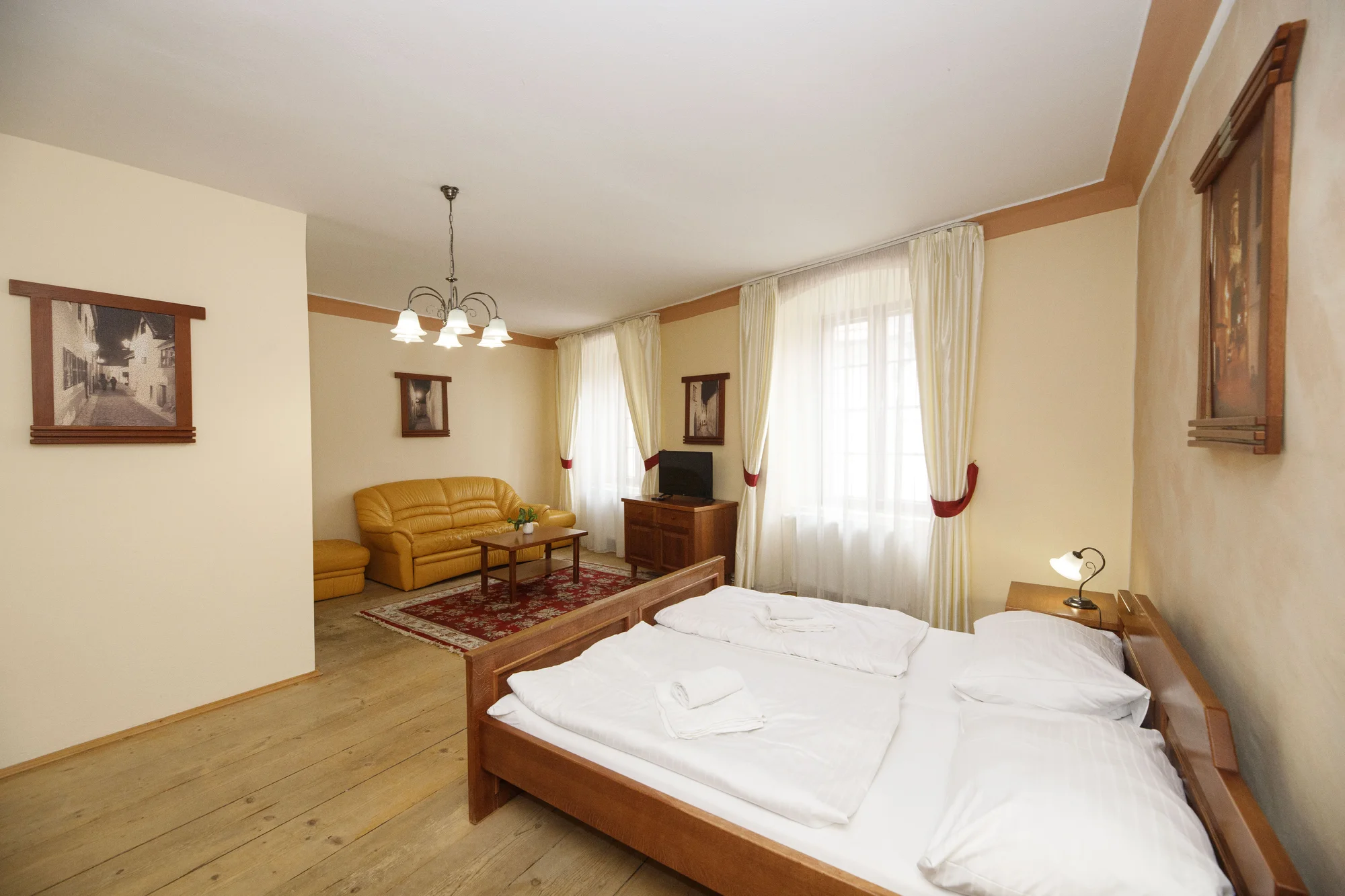 Pobyt v srdci Českého Krumlova se snídaní a vínem: pokoj nebo apartmán až pro 5 osob