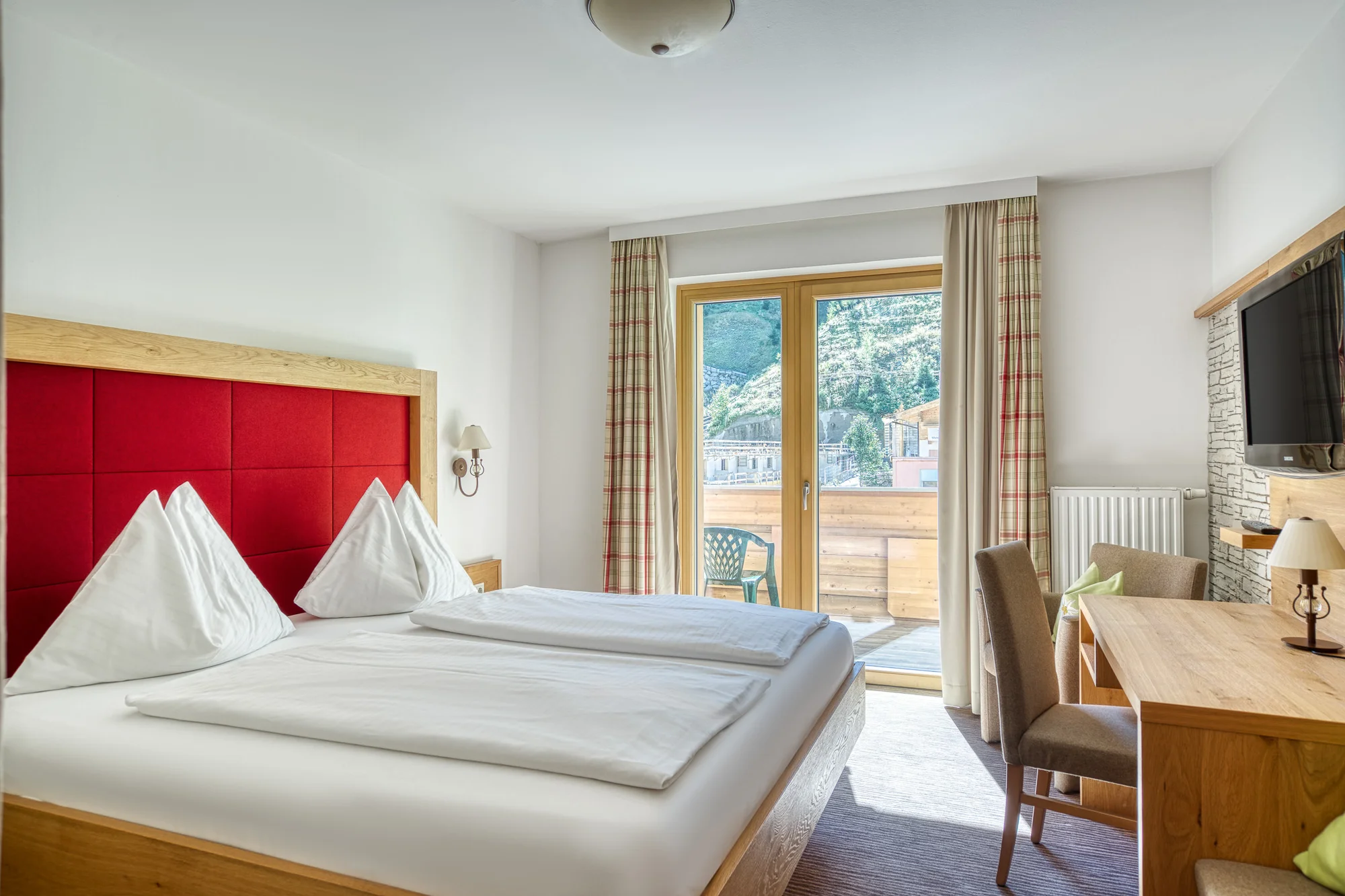 Dovolená v rakouském Saalbachu: 4* hotel s polopenzí, saunový svět, více než 200 km sjezdovek