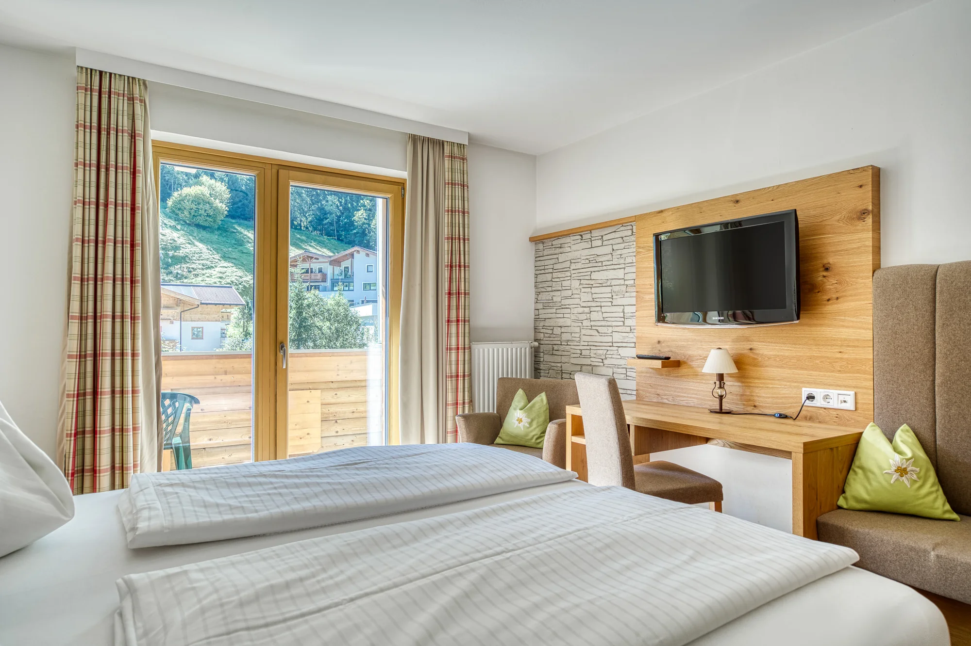 Dovolená v rakouském Saalbachu: 4* hotel s polopenzí, saunový svět, více než 200 km sjezdovek