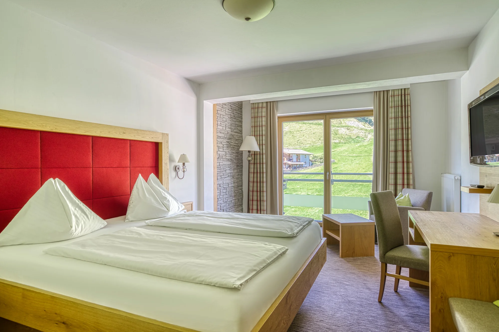 Dovolená v rakouském Saalbachu: 4* hotel s polopenzí, saunový svět, více než 200 km sjezdovek