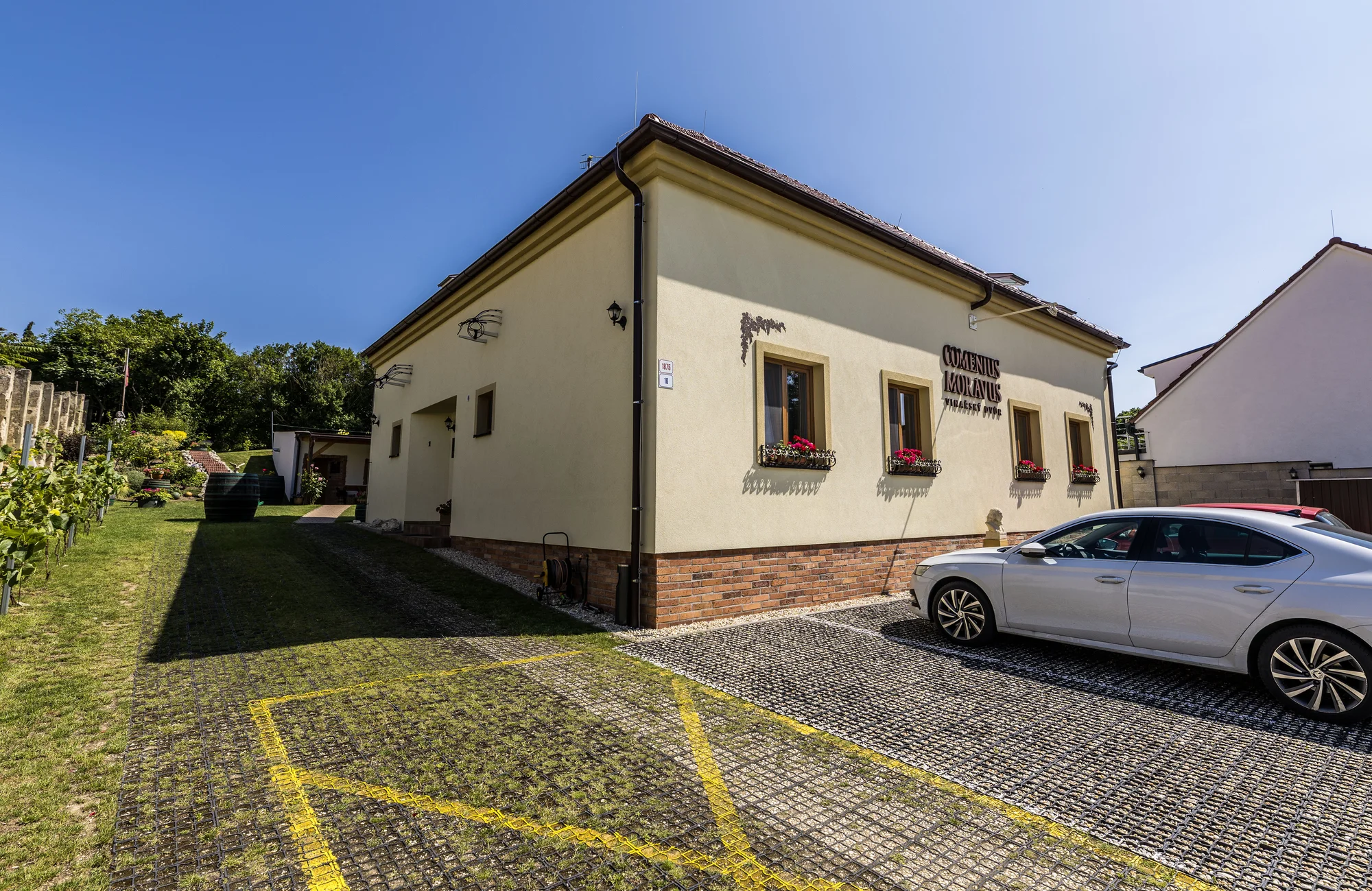 Dovolená na Moravě pro pár: penzion v Mikulově, degustace a košík s dobrotami