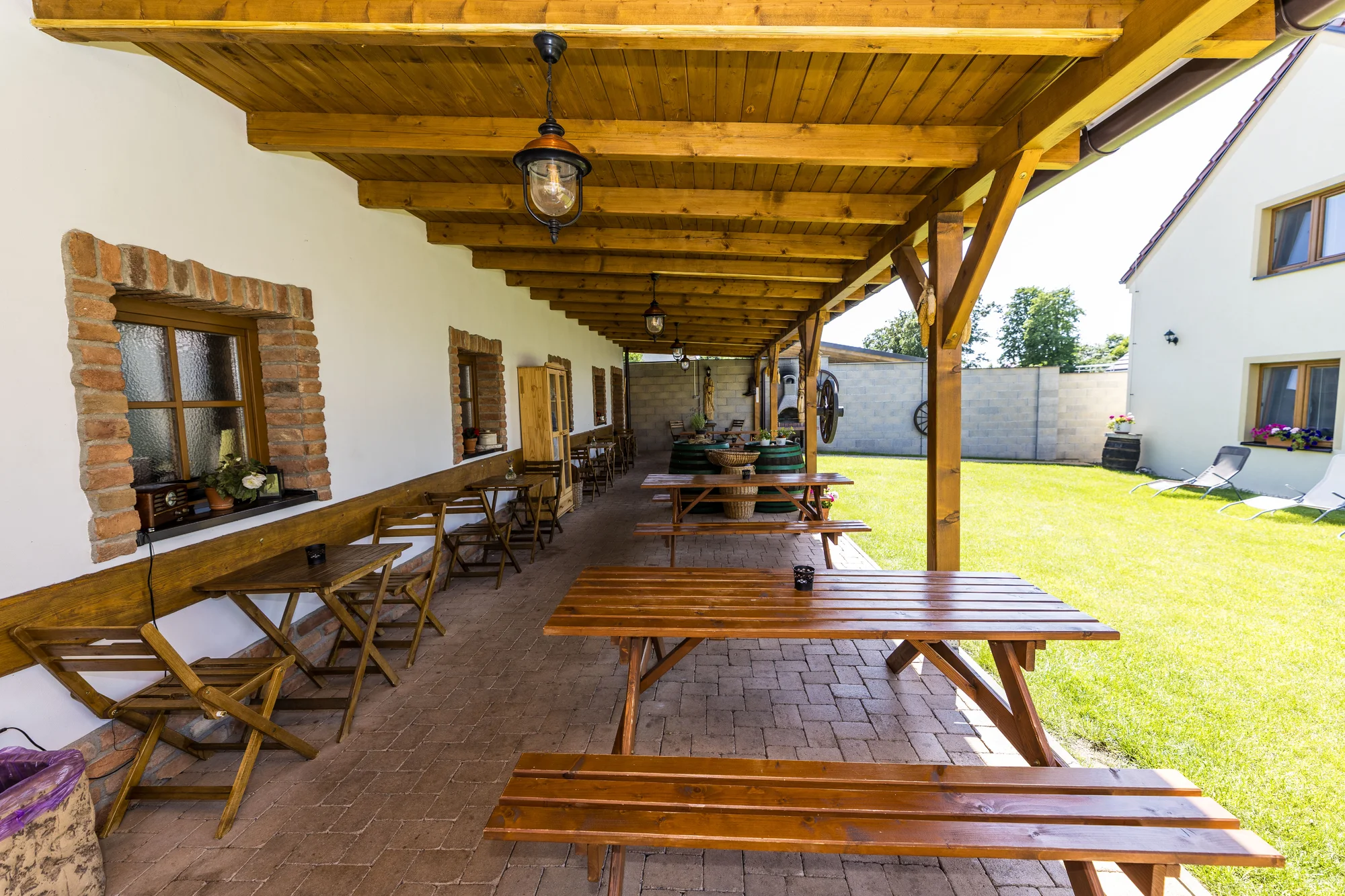 Dovolená na Moravě pro pár: penzion v Mikulově, degustace a košík s dobrotami