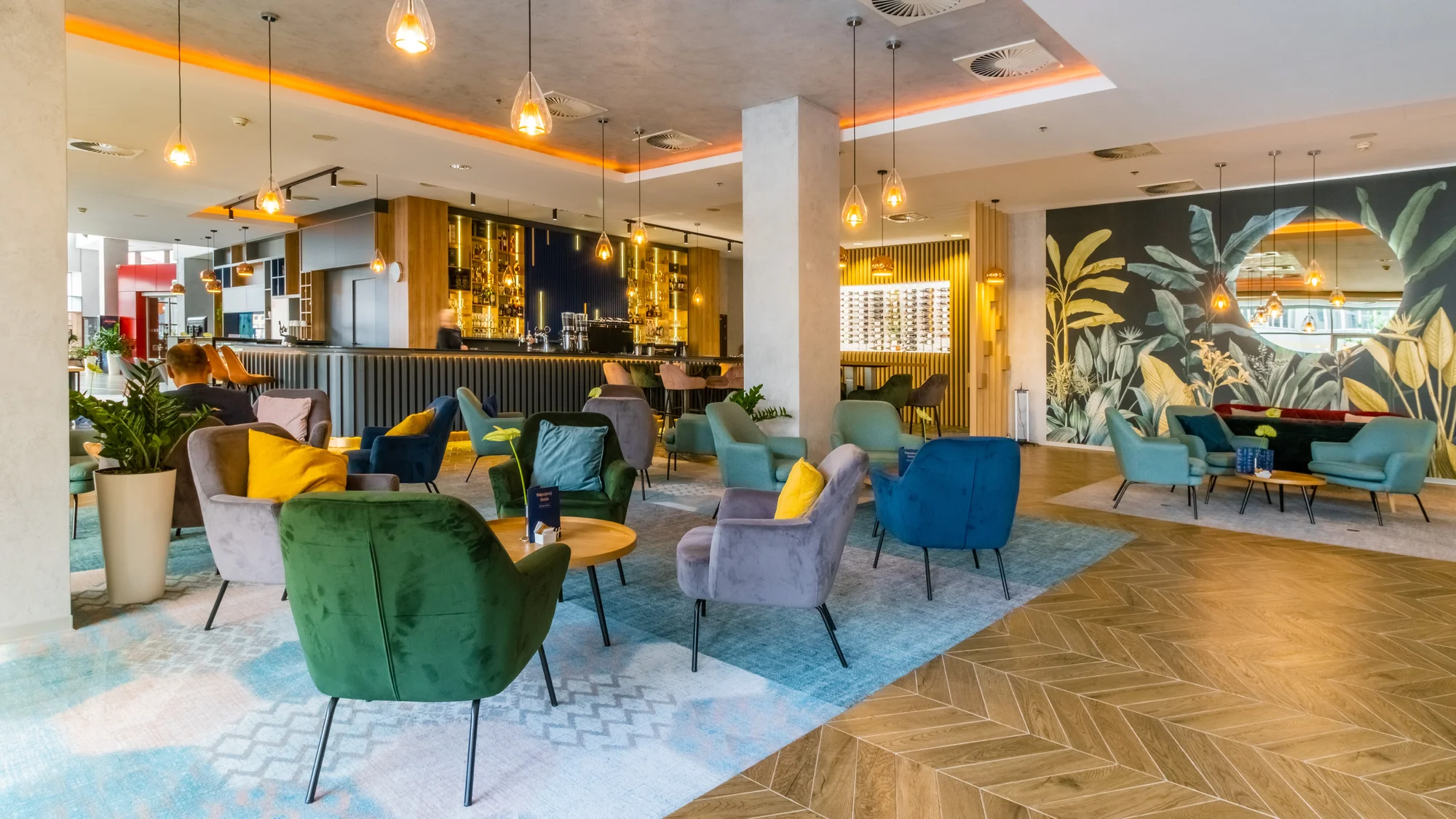 Wellness pobyt ve 4* hotelu Holiday Inn s panoramatickým výhledem na město a skipasy se slevou