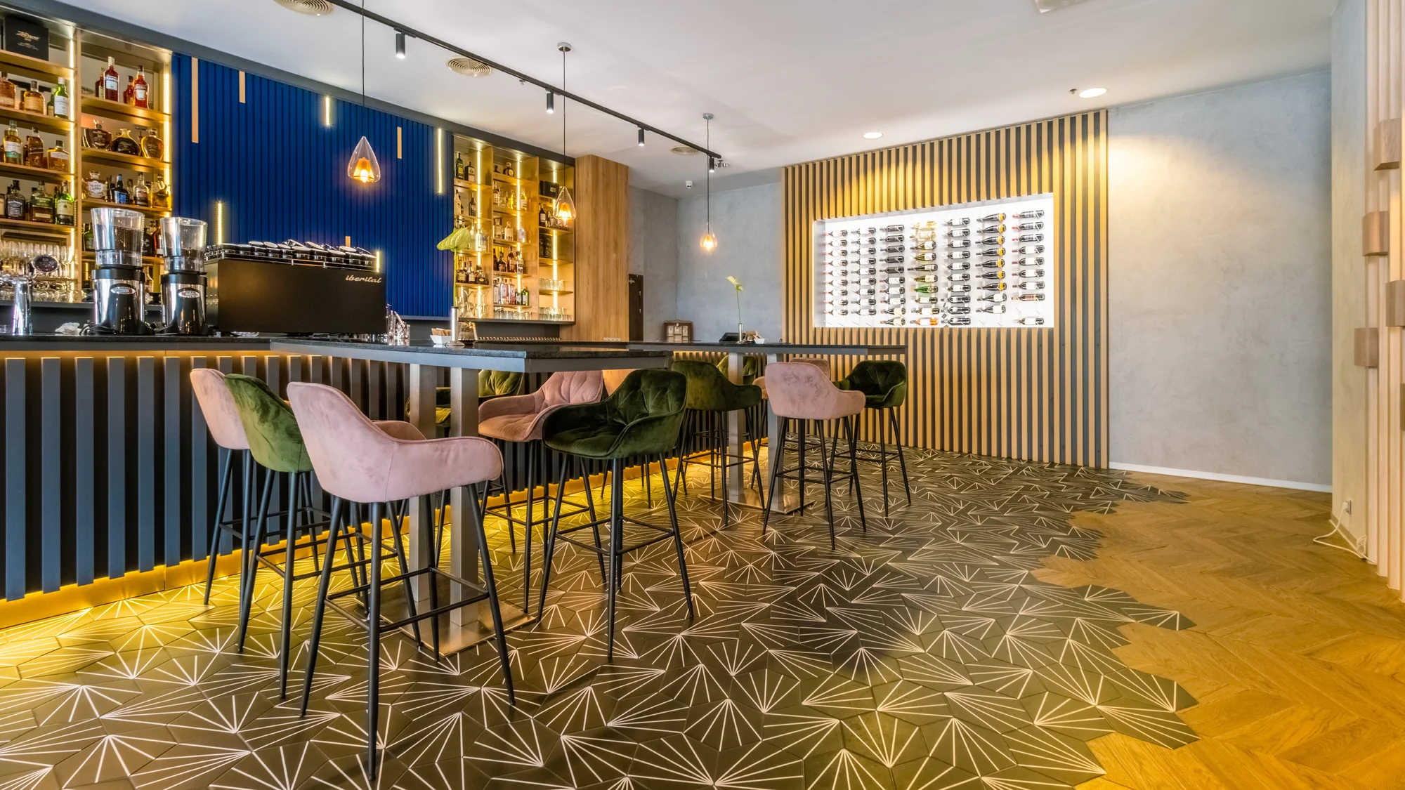 Wellness pobyt ve 4* hotelu Holiday Inn s panoramatickým výhledem na město a skipasy se slevou