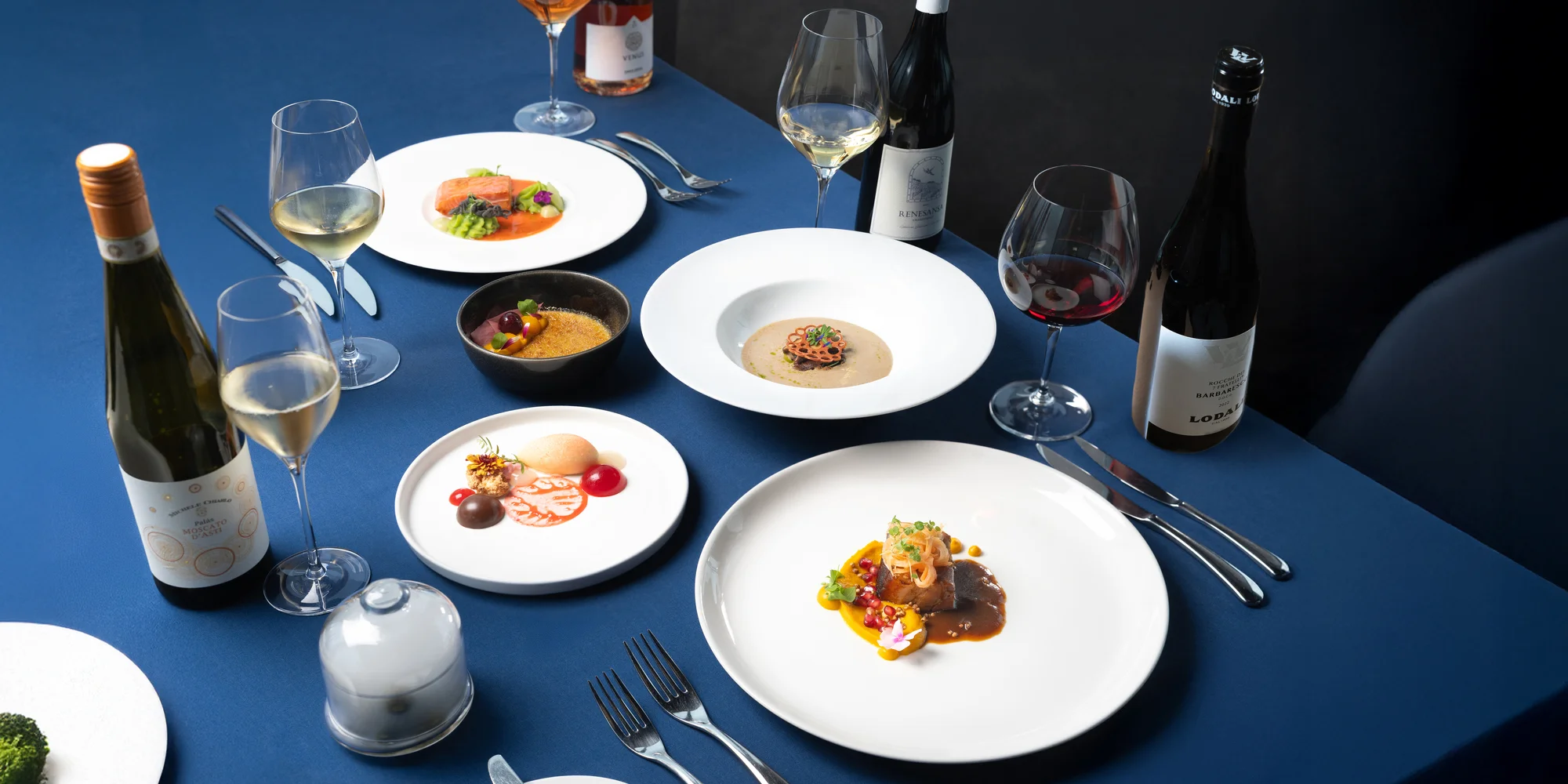 Luxusní 5chodové menu v Žižkovské věži: foie gras, losos, vepřový bok, cheesecake a signature koktejly