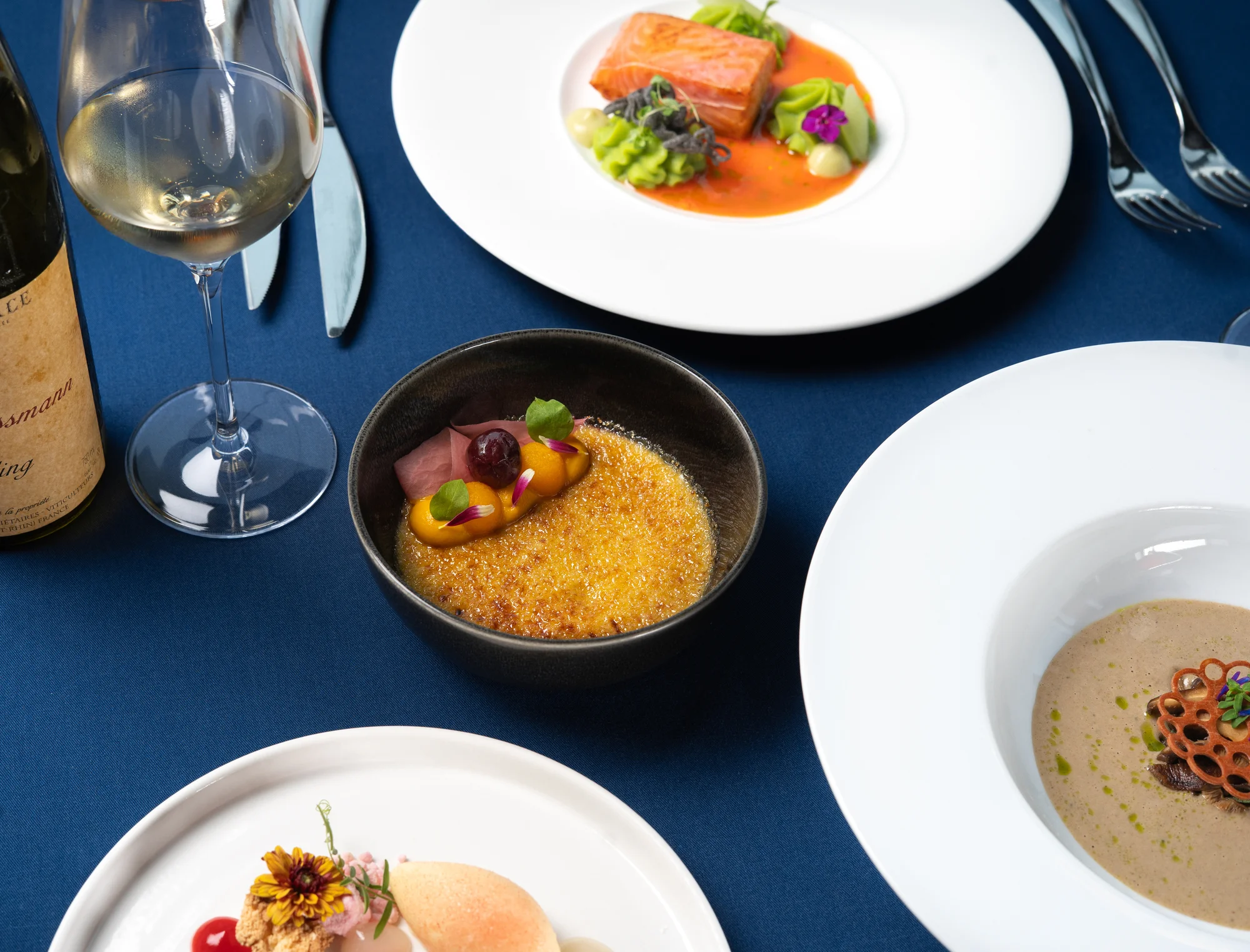 Luxusní 5chodové menu v Žižkovské věži: foie gras, losos, vepřový bok, cheesecake a signature koktejly