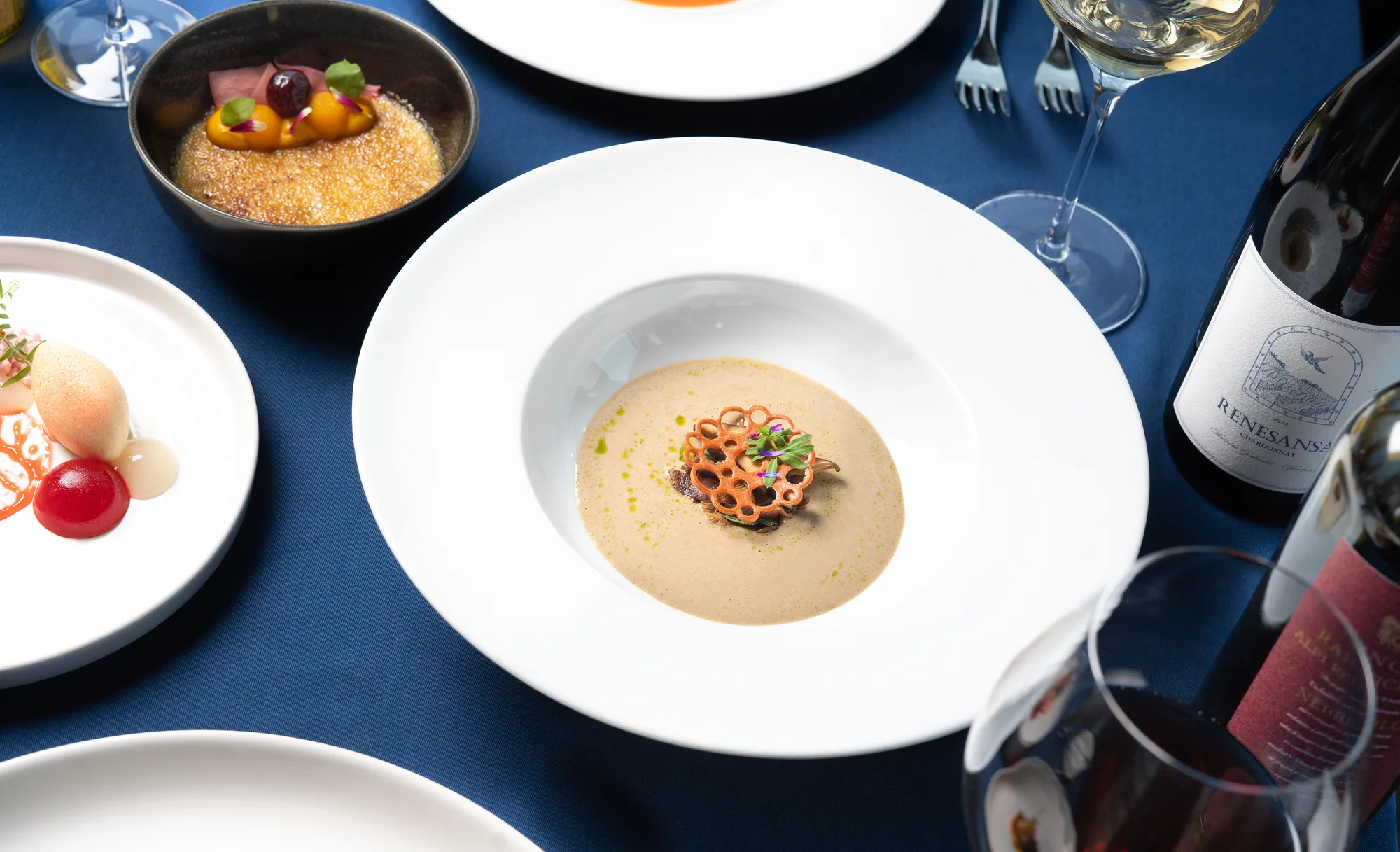 Luxusní 5chodové menu v Žižkovské věži: foie gras, losos, vepřový bok, cheesecake a signature koktejly