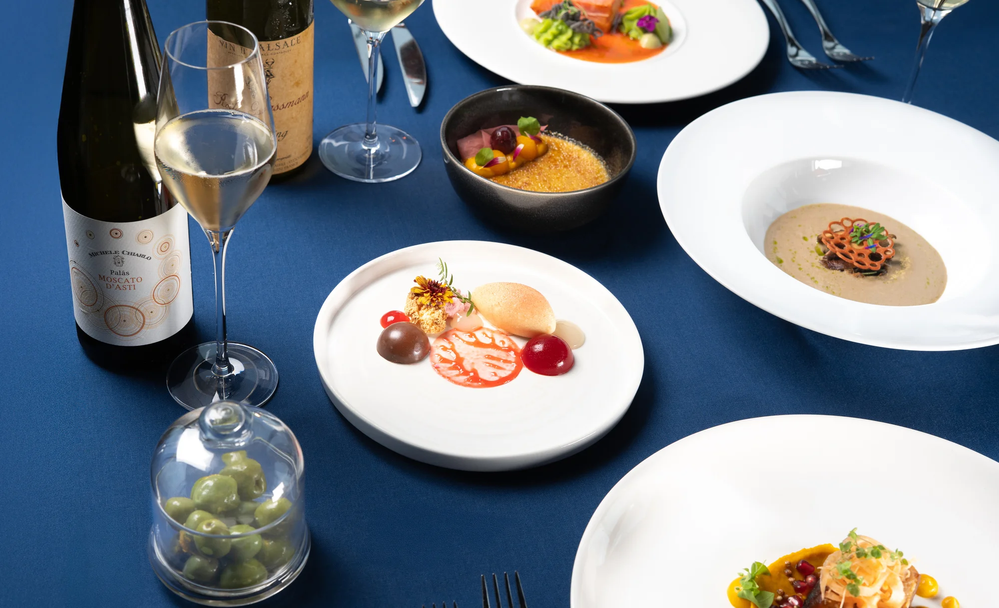 Luxusní 5chodové menu v Žižkovské věži: foie gras, losos, vepřový bok, cheesecake a signature koktejly
