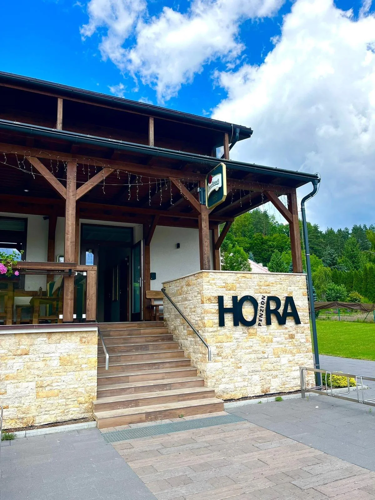 Smlsněte si na poctivé masové dobrotě: 1 nebo 2 burgery dle výběru, vč. hranolek