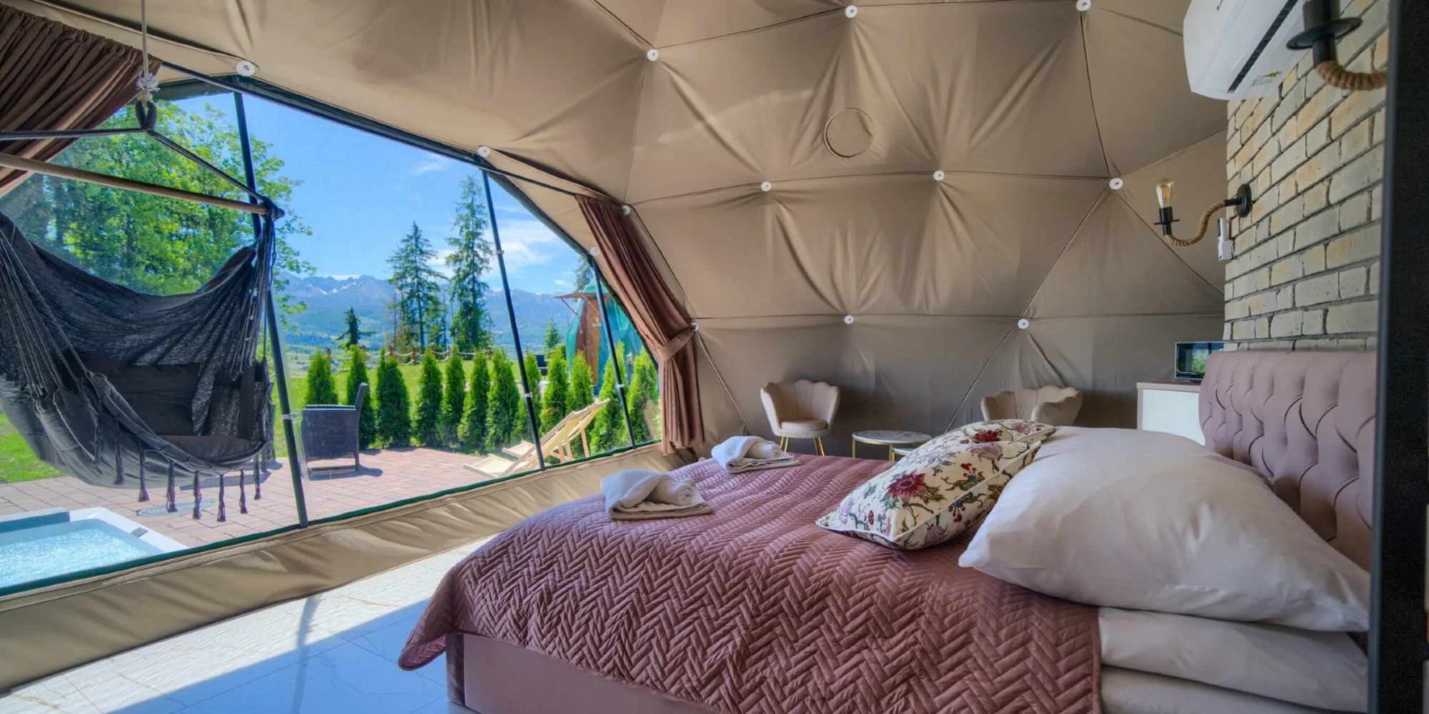 Romantický glamping s venkovní vířivkou jen 8 km od Zakopaného