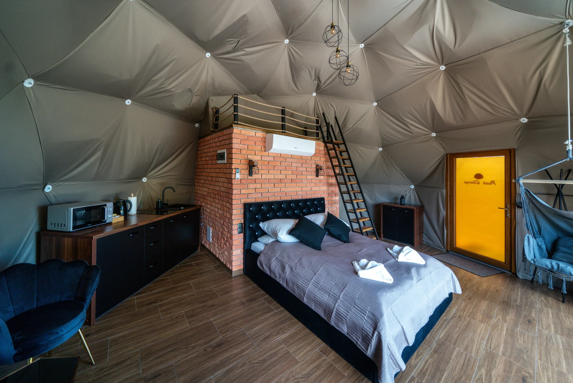 Romantický glamping s venkovní vířivkou jen 8 km od Zakopaného