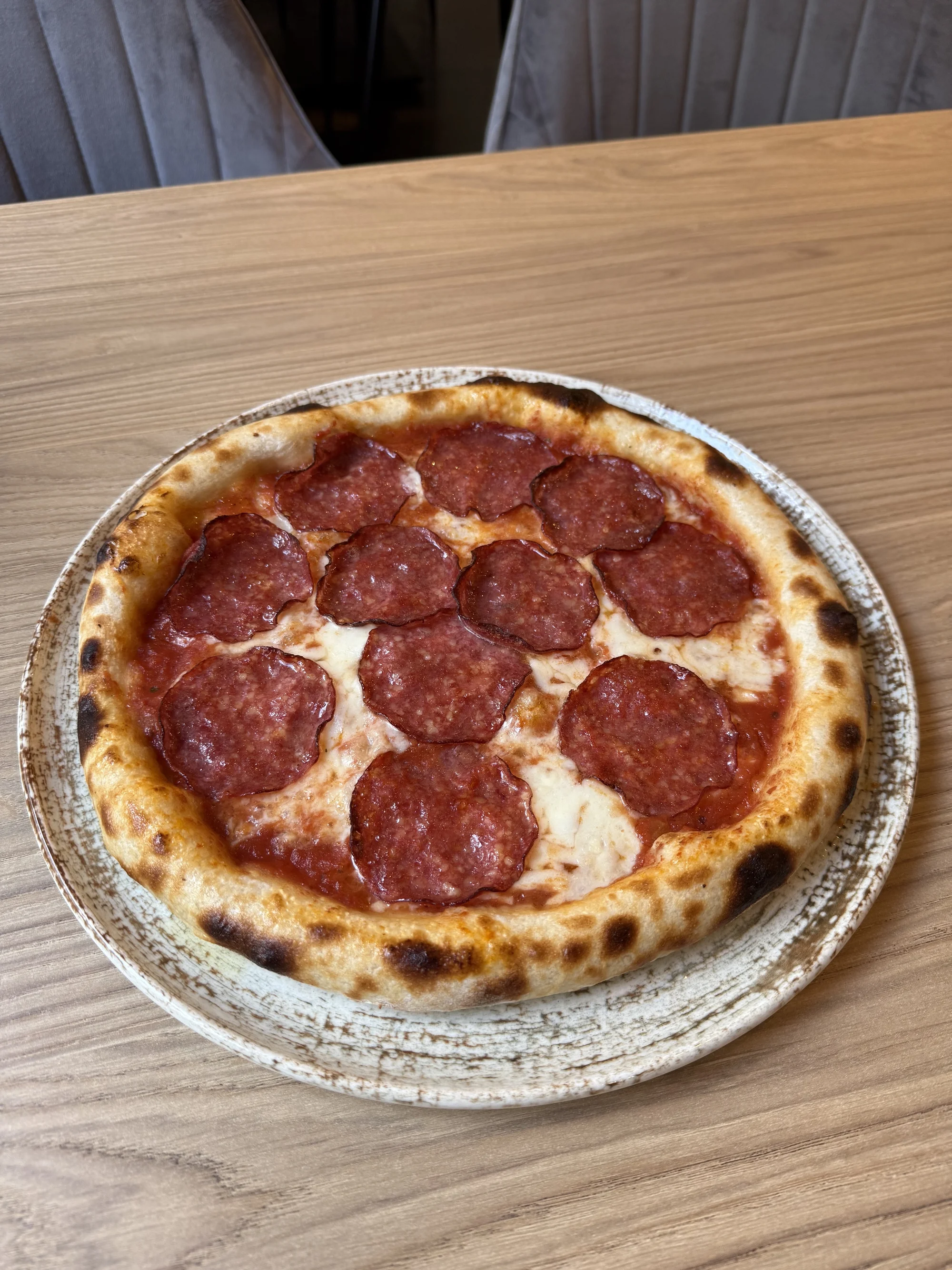 Pizza dle výběru i vč. nápoje pro 1-2 osoby v samém srdci Prahy: margherita i diavola