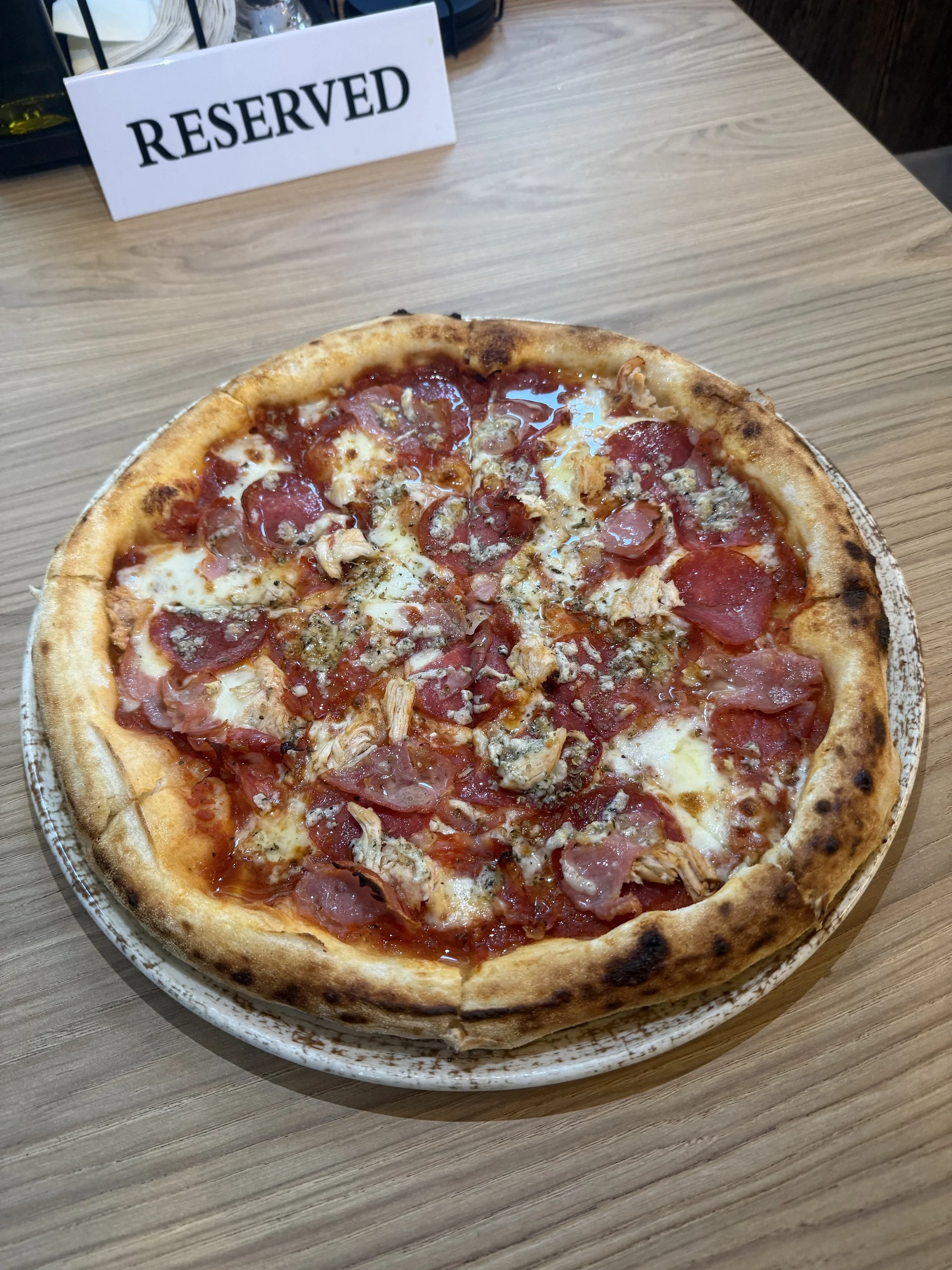 Pizza dle výběru i vč. nápoje pro 1-2 osoby v samém srdci Prahy: margherita i diavola